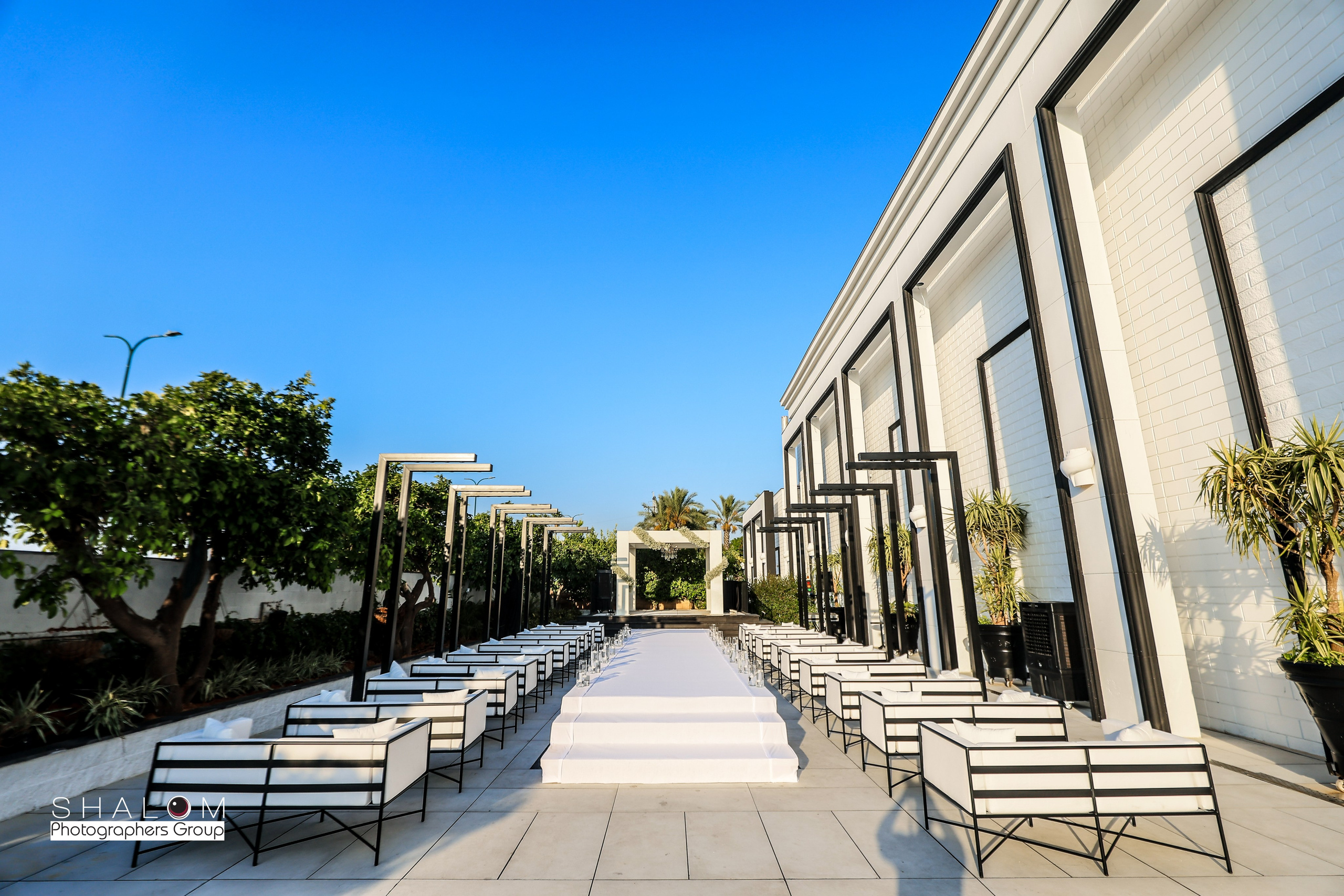 VIA / BASICO. Wedding and events photographers Studio Shalom