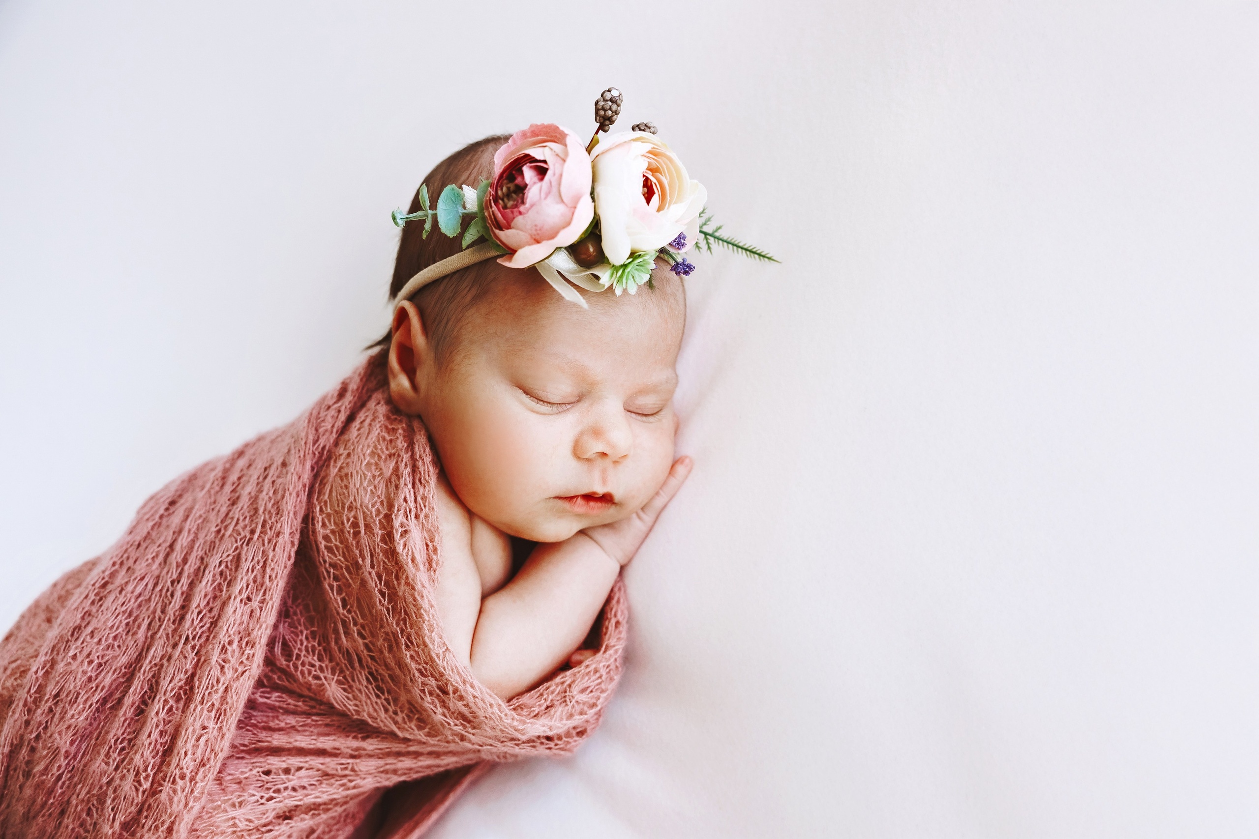 Фотосесия за новородени в студио. Фотограф Ирина Йотова