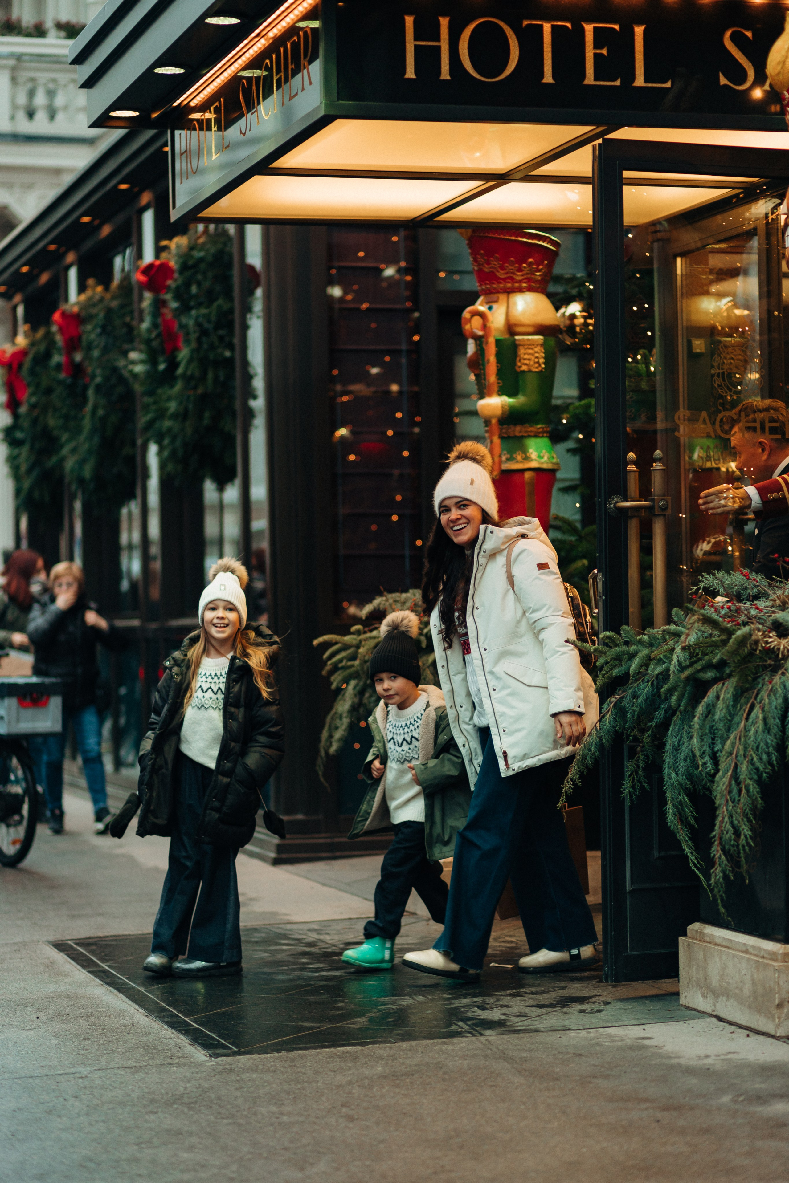 Familie im Stadt. Fotografin Wien Alona Kim