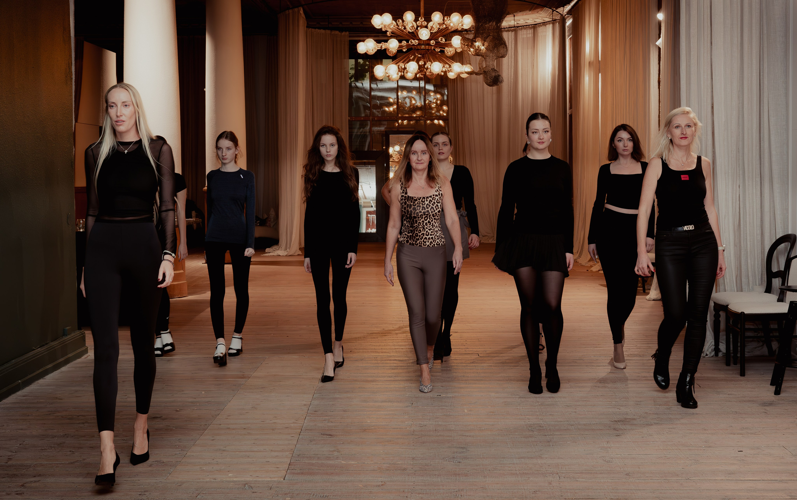 AMORALLE LEVEL UP - DEFILĒ. Portretu fotosesija Rīgā| Biznesa portretu foto | Korporatīvās un darbinieku fotosesijas | Pasākumu fotogrāfs | Produktu fotogrāfs