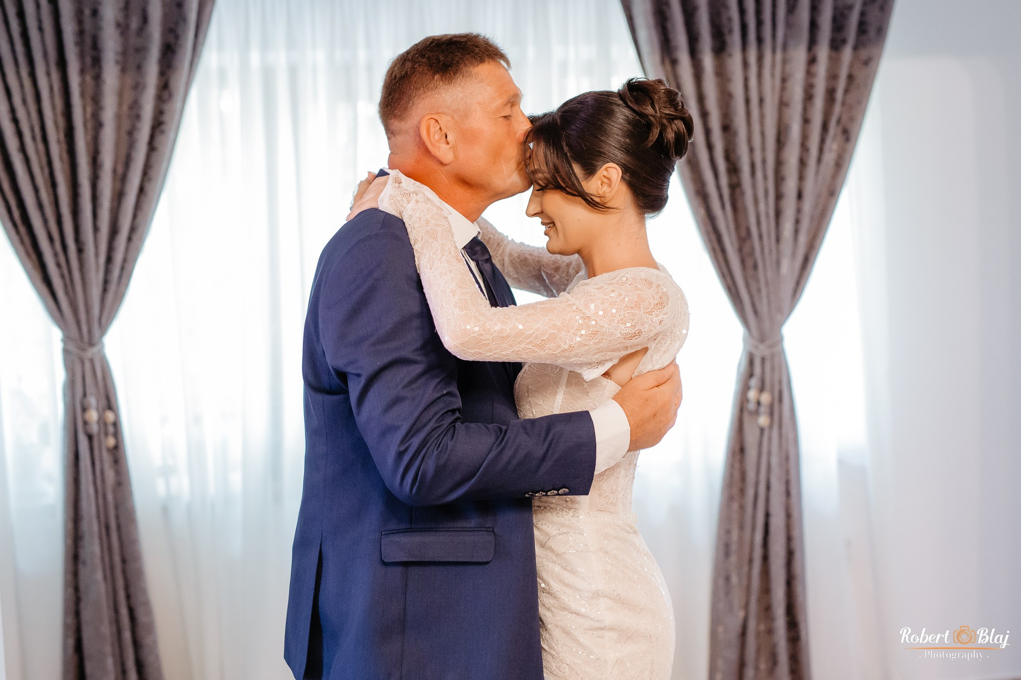 Alexandra & Vasy. Robert Blaj - Fotograf Nuntă Iași