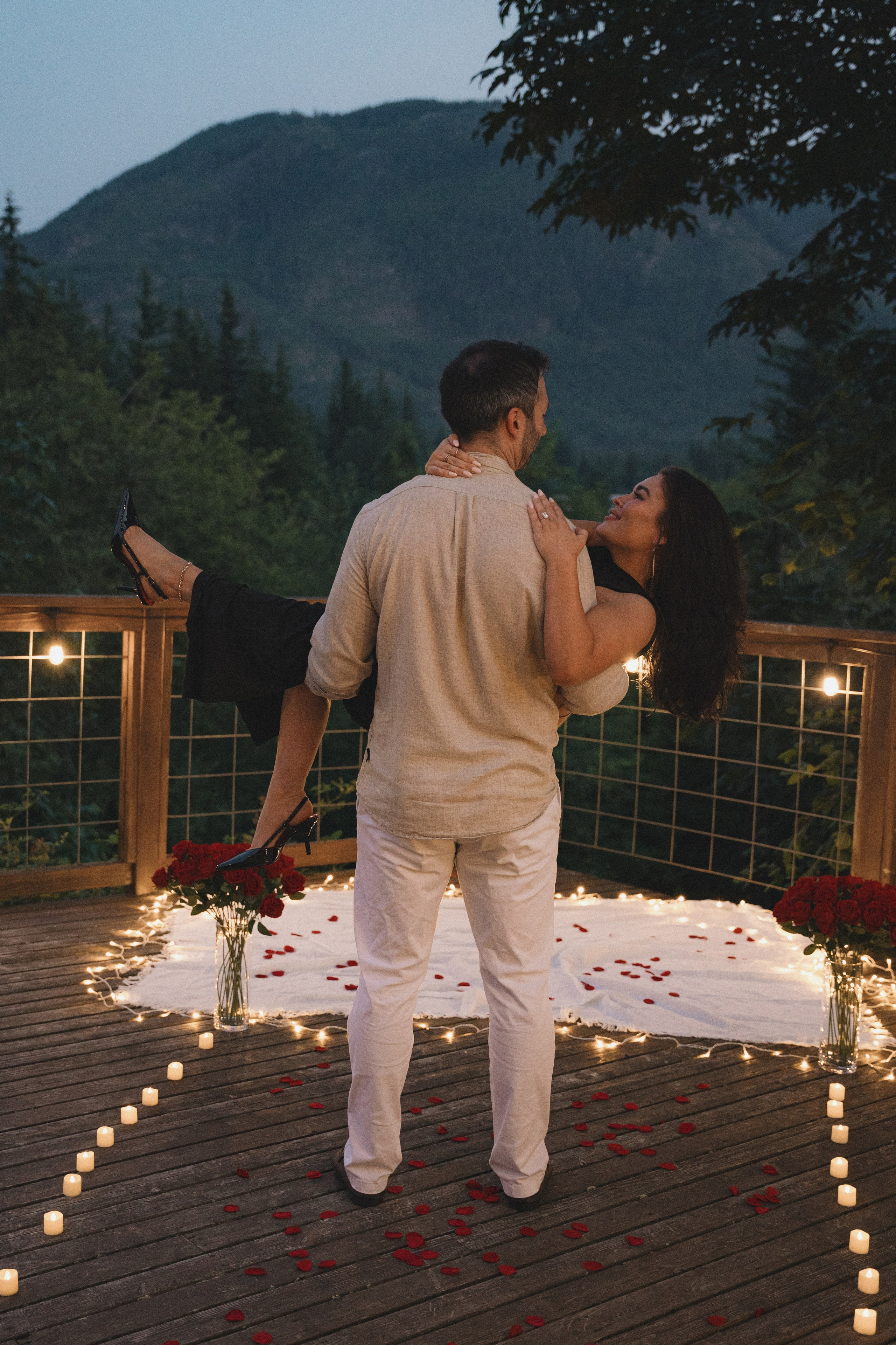 Blaine and Anya proposal. Photographer in Washington Sophia D