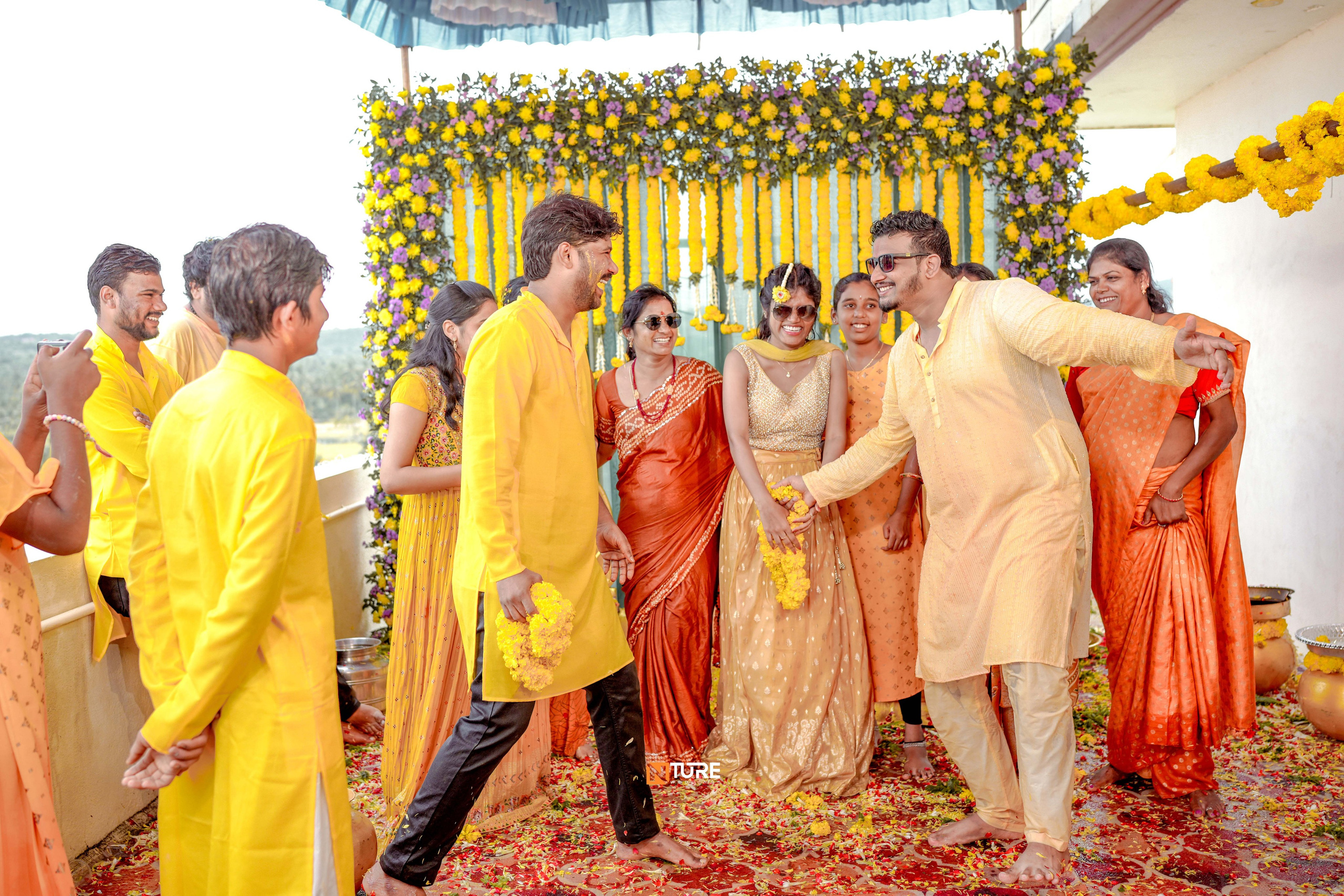 PHOTOS. NTURE WEDDING