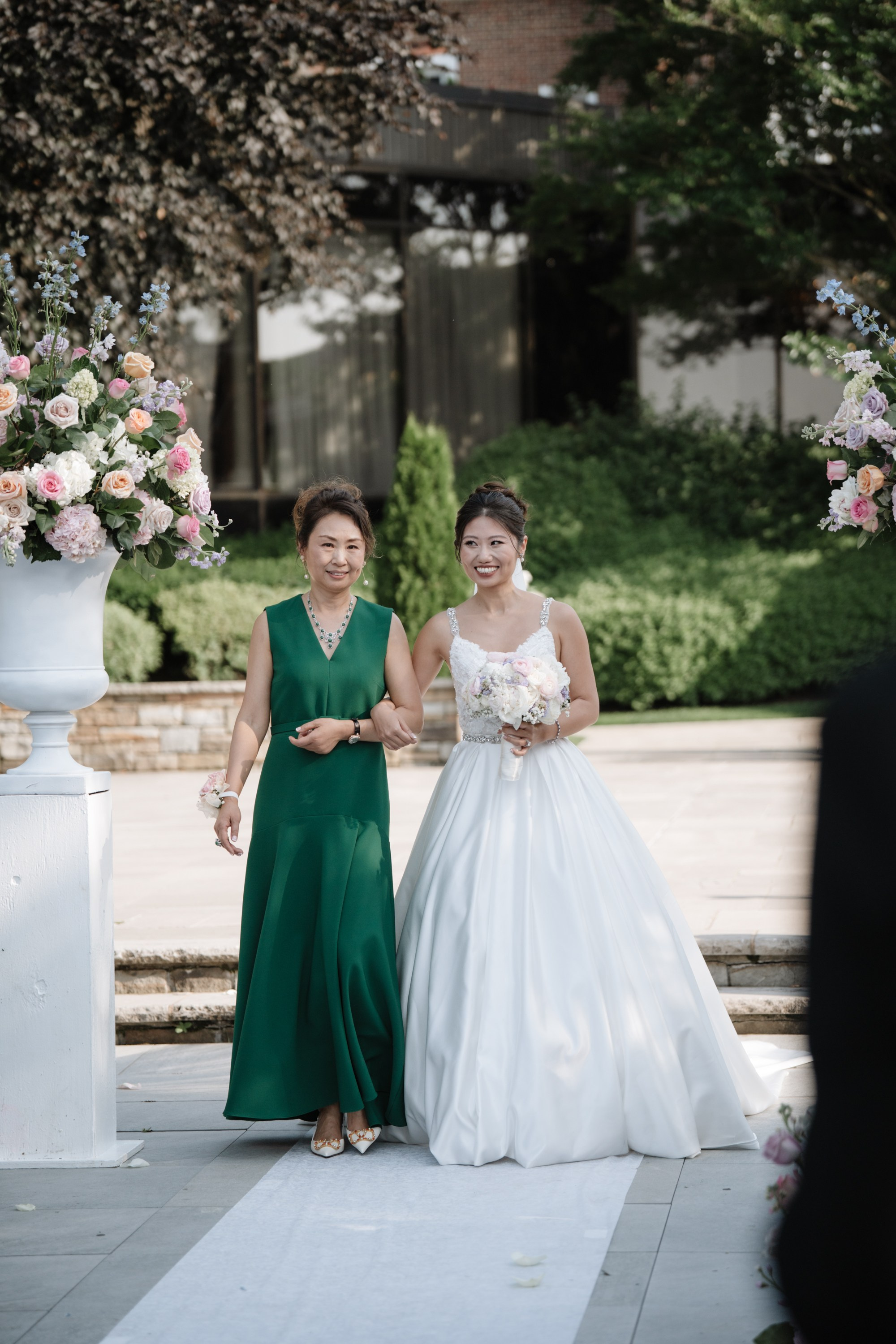 A stunning wedding with Asian style. Portrait and wedding photographer in New York