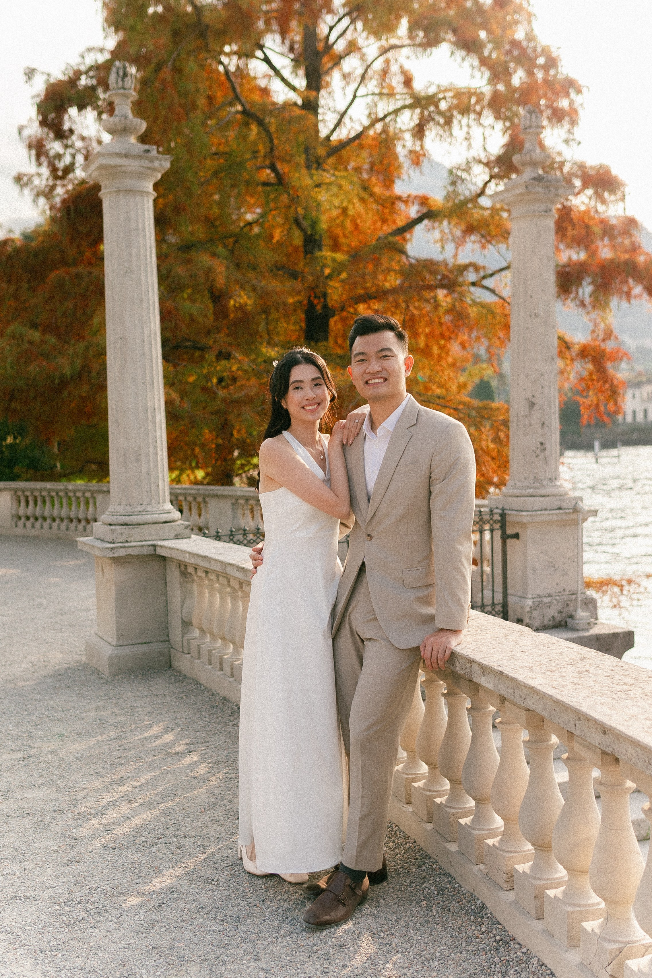 Bride and groom at Villa Melzi on lake como 