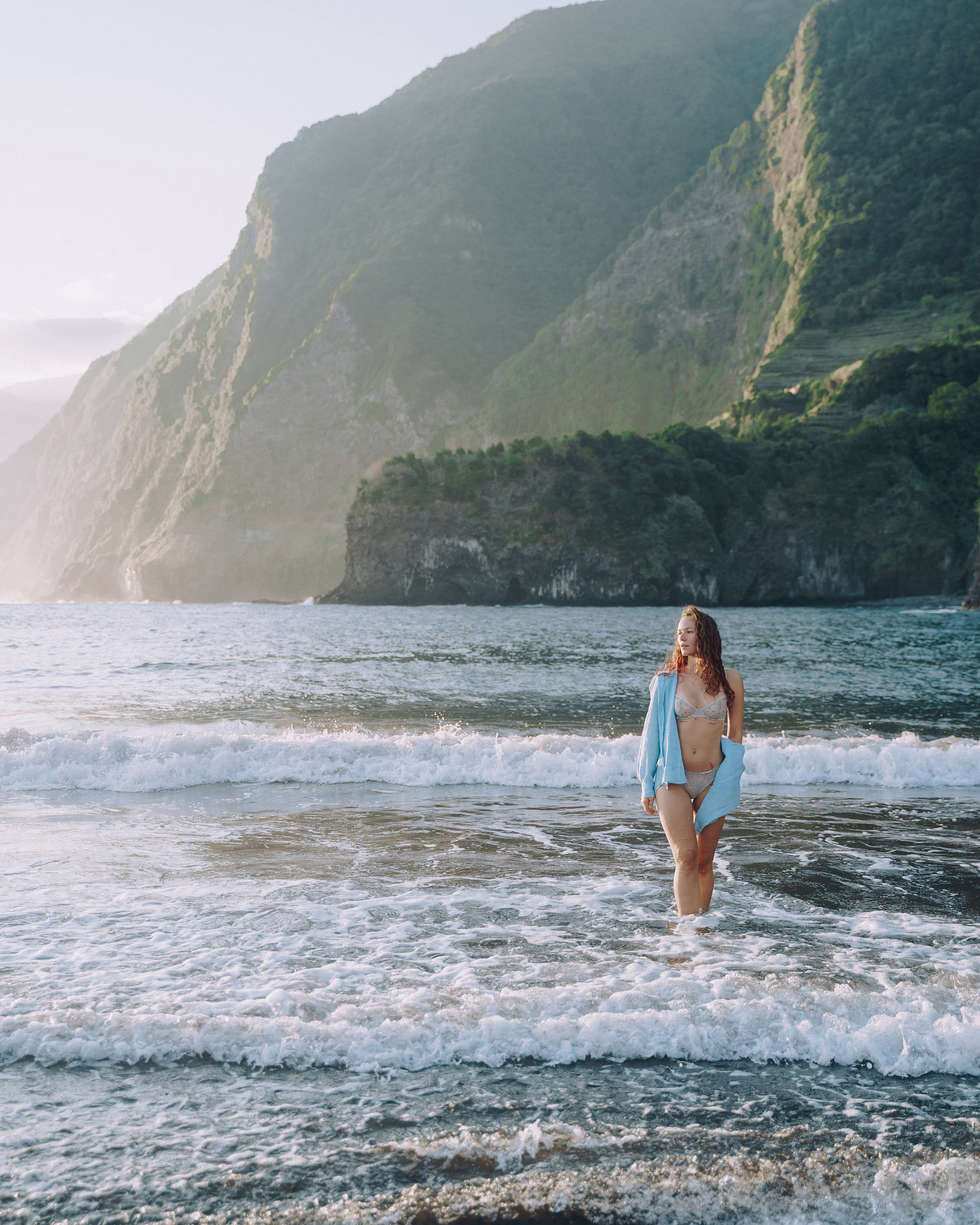 Portrait photoshoot with Lesia at Seixal Beach | Madeira Photographer. Your photographer in Madeira