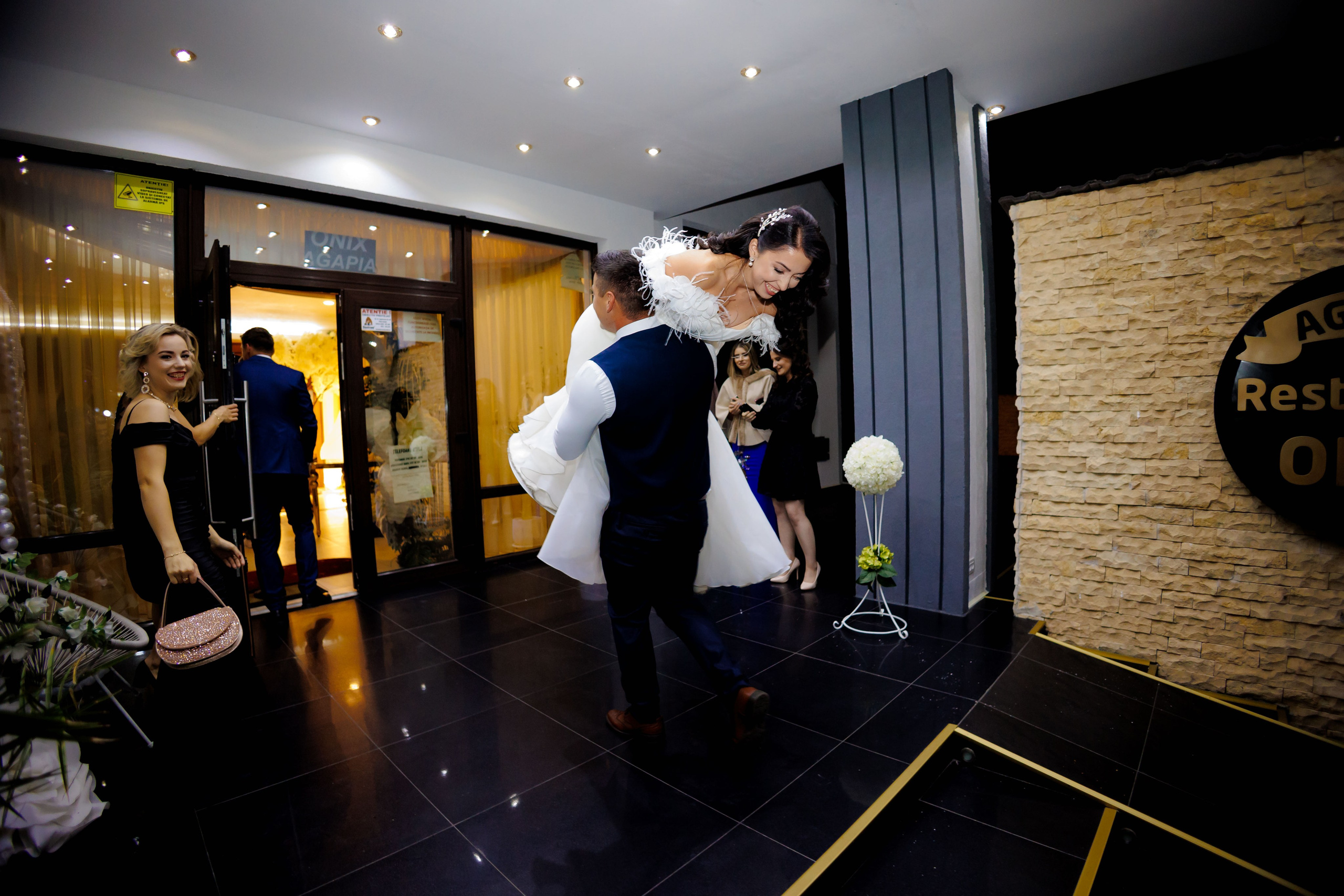 Loredana & Emilian – Ziua Nunții | Videografie - fotografie Botez Suceava, Iași, Botoșani. Servicii foto-video profesionale, pentru momente de neuitat