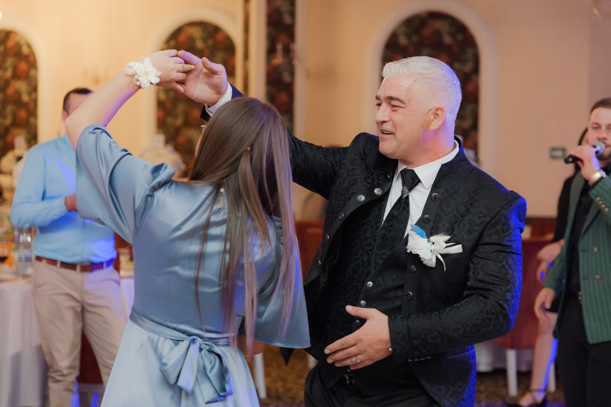 Mihai & Oana. Servicii foto-video profesionale, pentru momente de neuitat