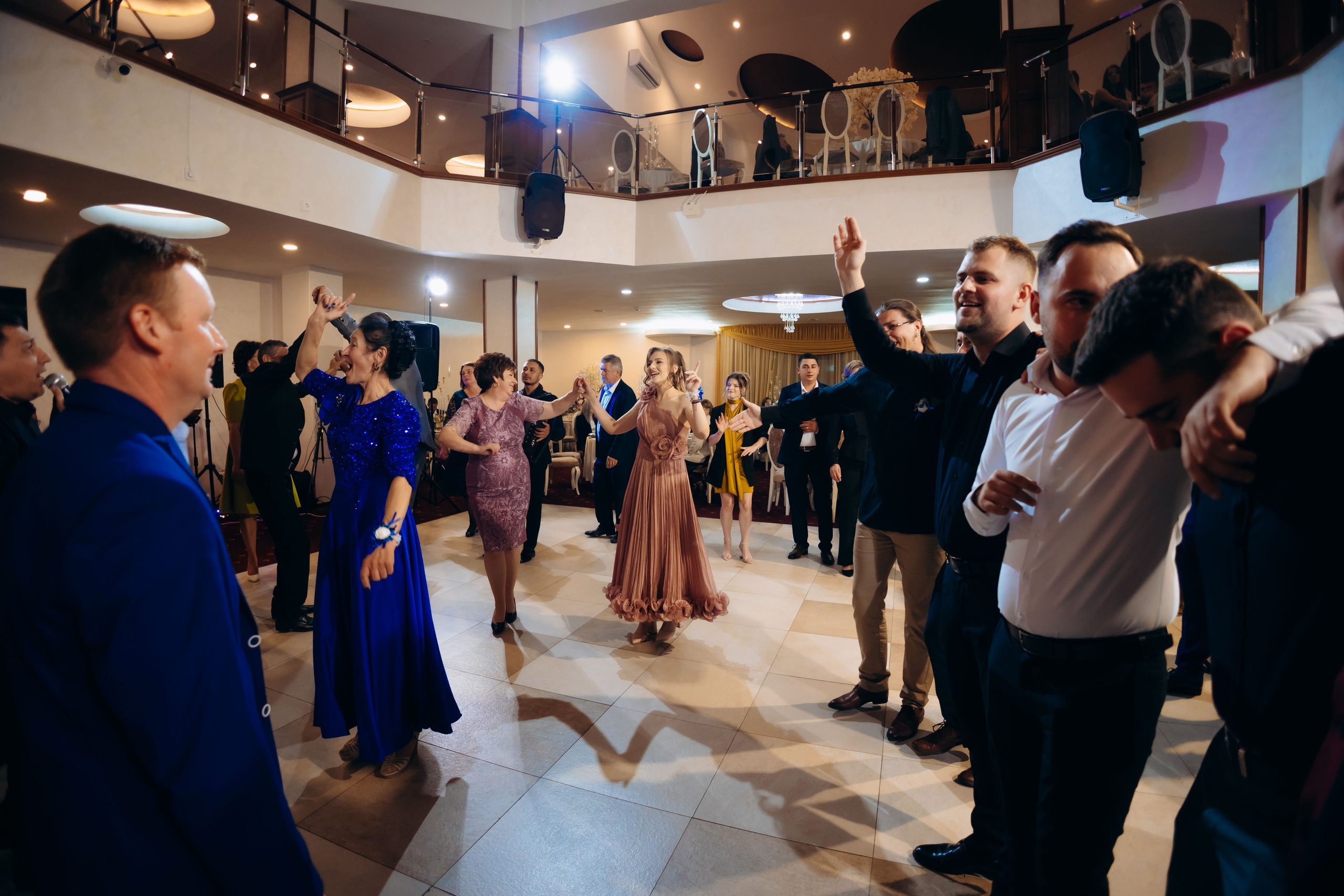 Loredana & Emilian – Ziua Nunții | Videografie - fotografie Botez Suceava, Iași, Botoșani. Servicii foto-video profesionale, pentru momente de neuitat