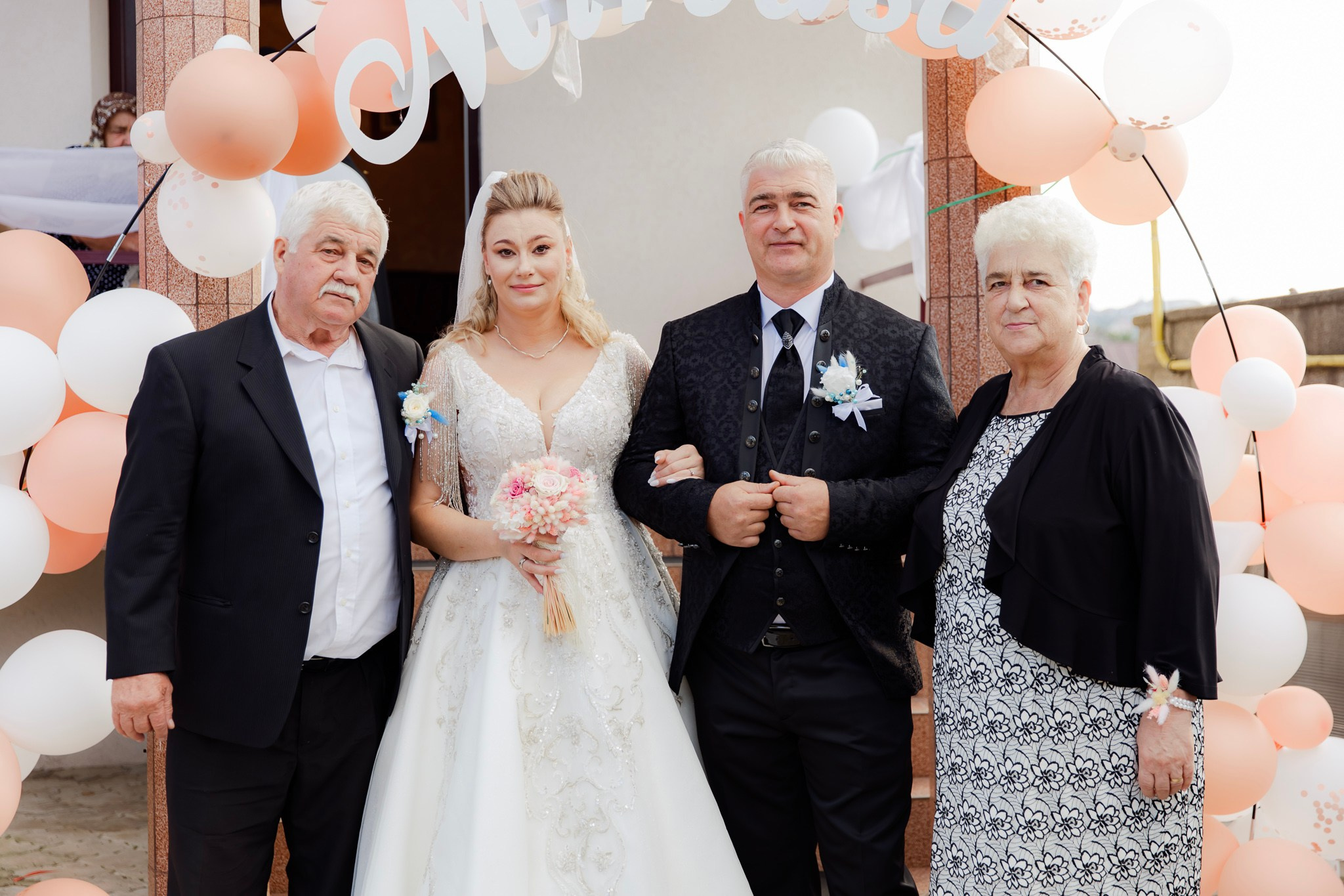 Mihai & Oana. Servicii foto-video profesionale, pentru momente de neuitat