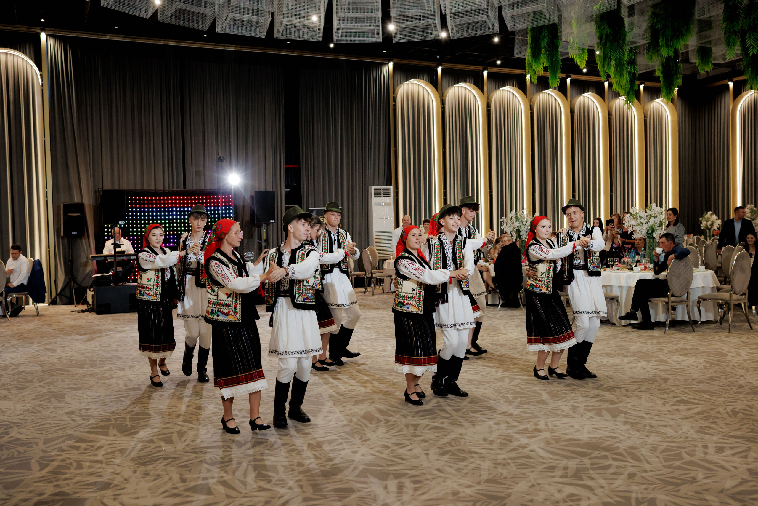 Nunta Nicoleta & Răzvan | Fotografie & Videografie Profesională. Servicii foto-video profesionale, pentru momente de neuitat