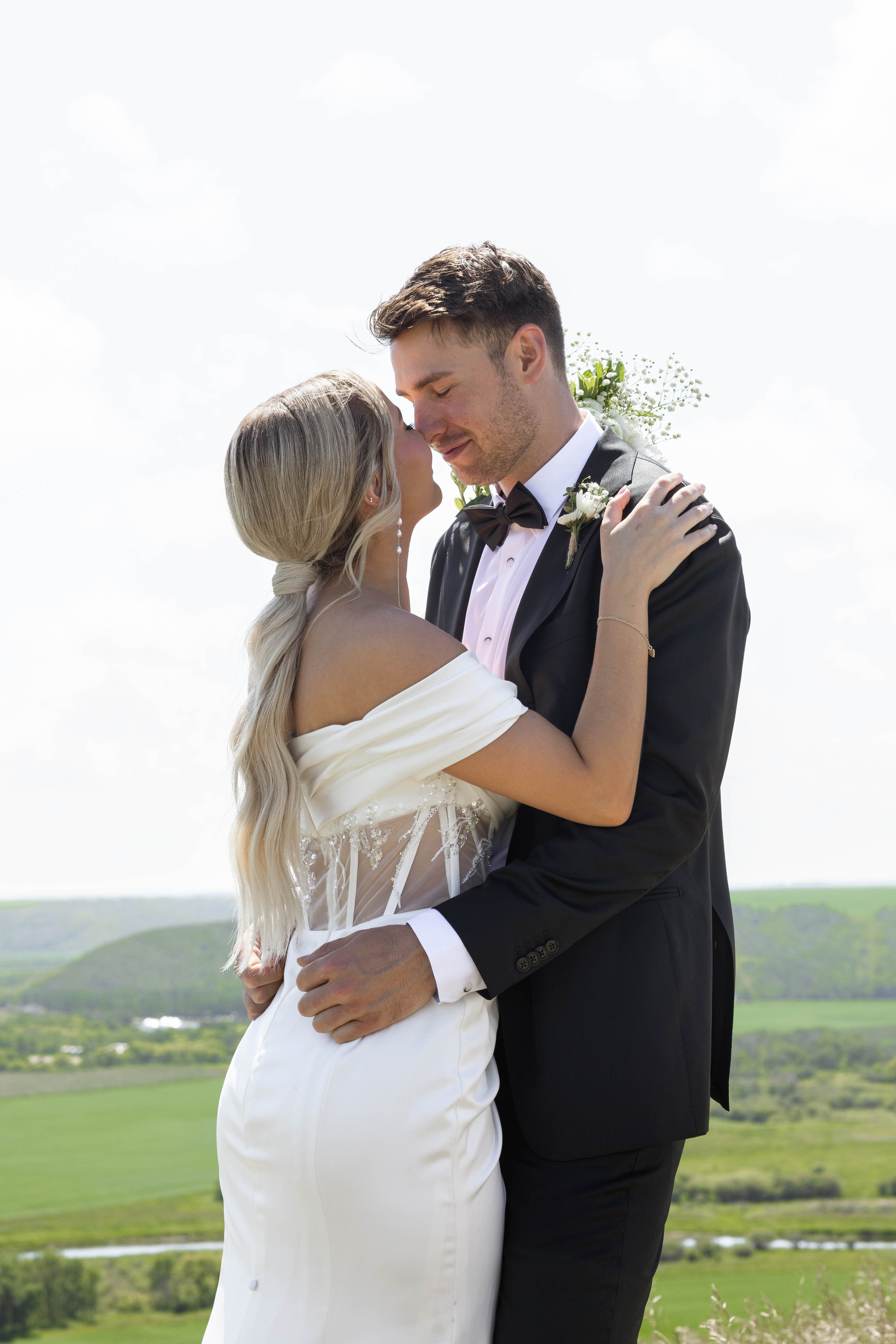 Beautiful Lakeside Wedding Photography. Wedding photography and videography in Regina, Saskatchewan