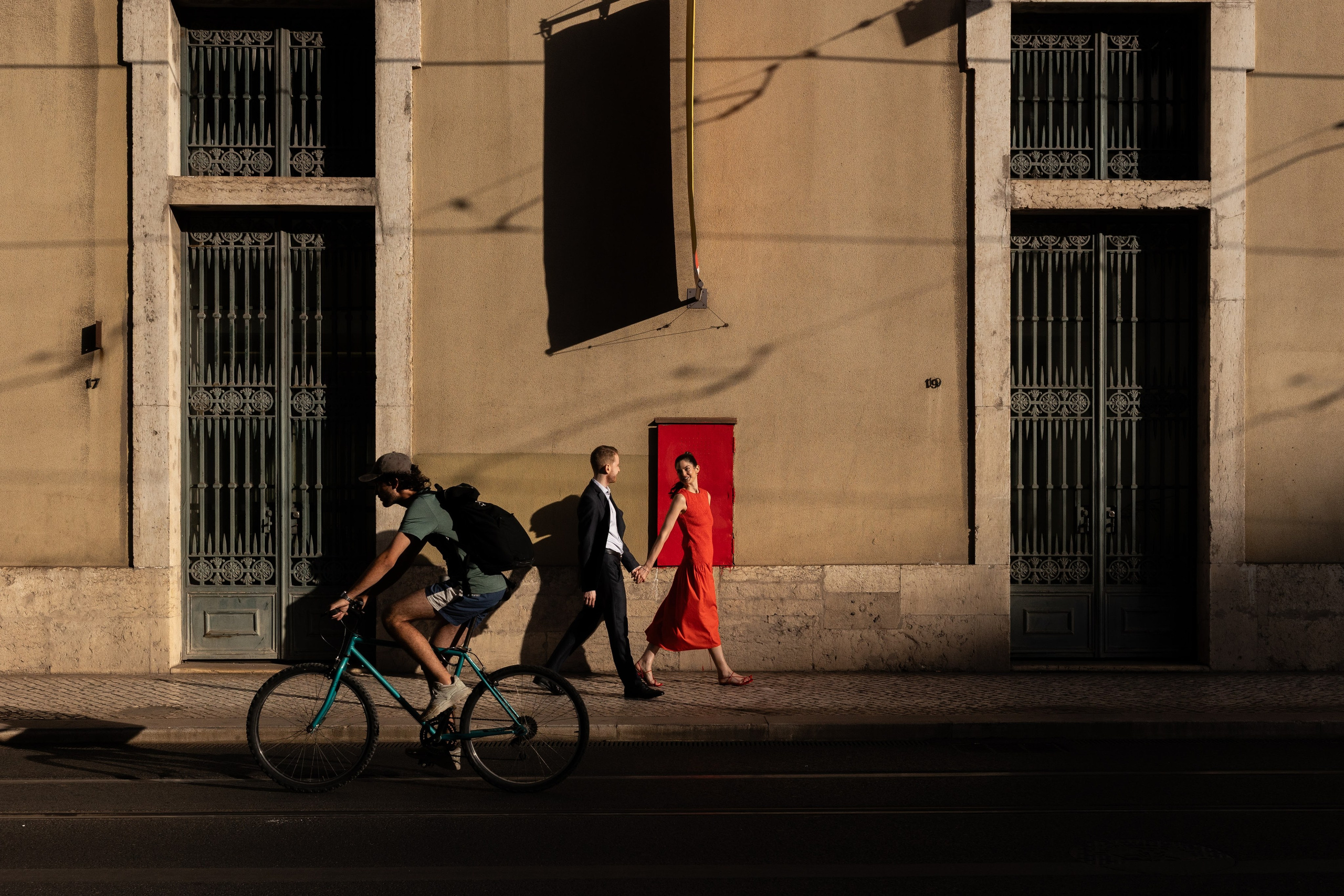 Lisbon Pre Wedding Photoshoot | Madeleine & Dimitry. Lisbon Wedding Photographer | Timeless Documentary Wedding Photography