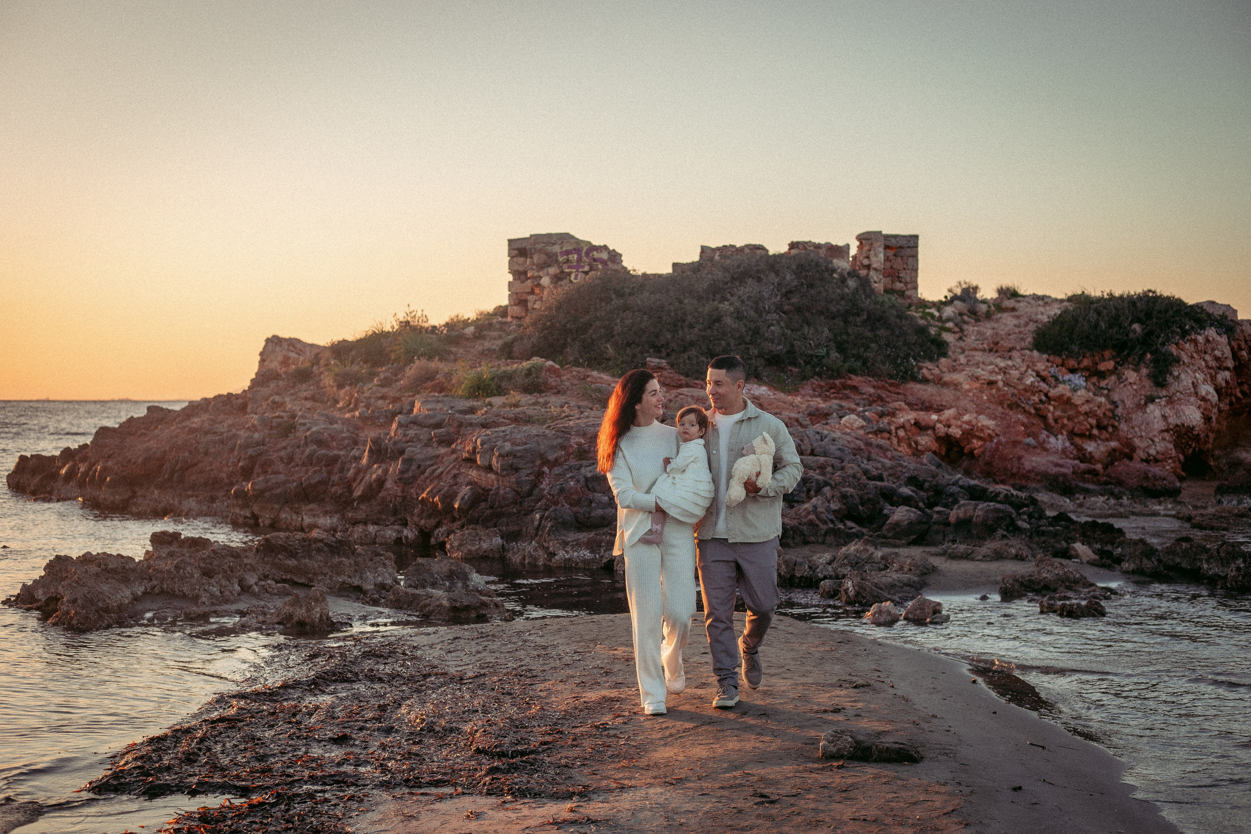 Little Beach Celebration. Family Photographer in Greece