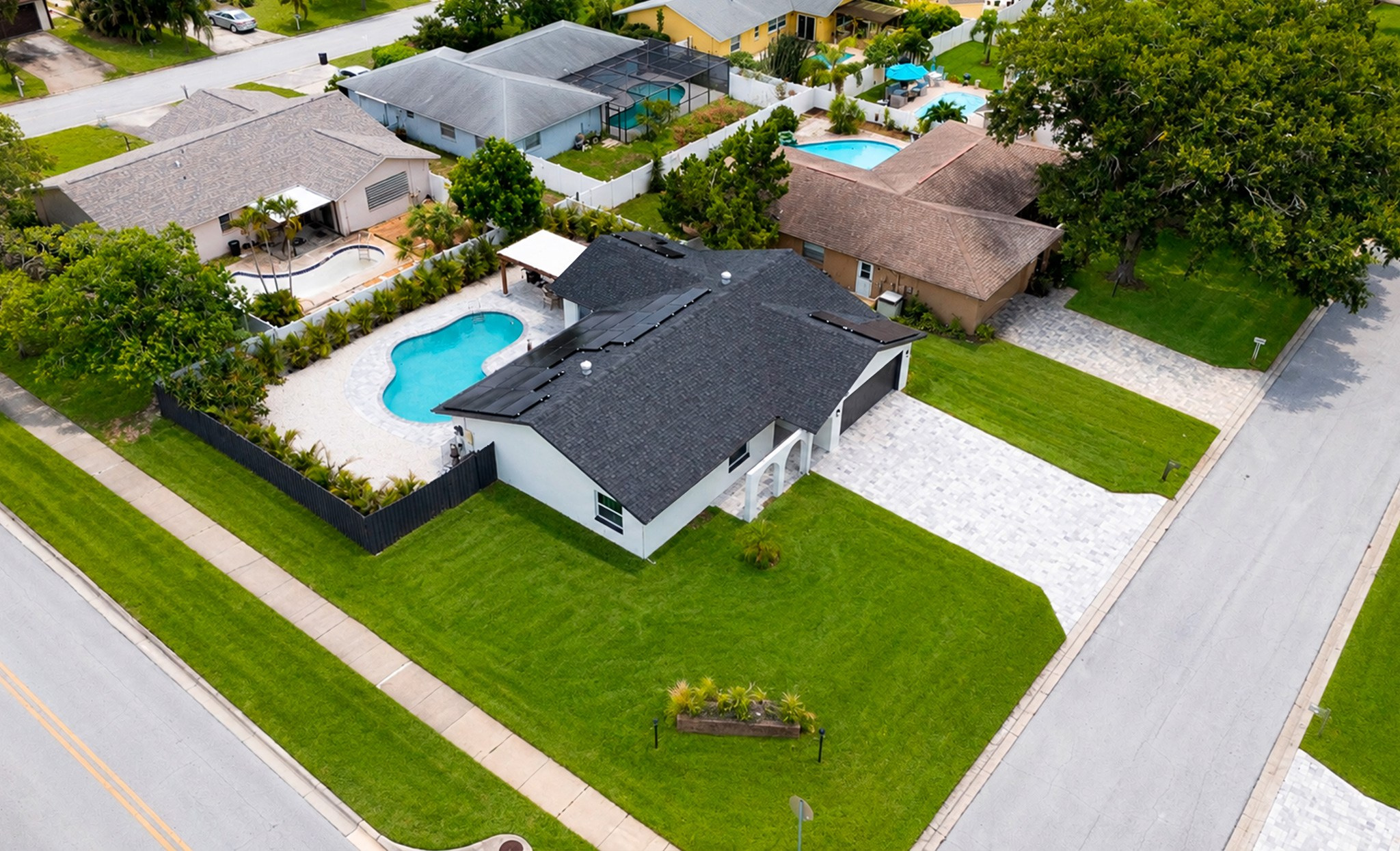 Airbnb: Real Estate 01. Welcome to my video and photo world!