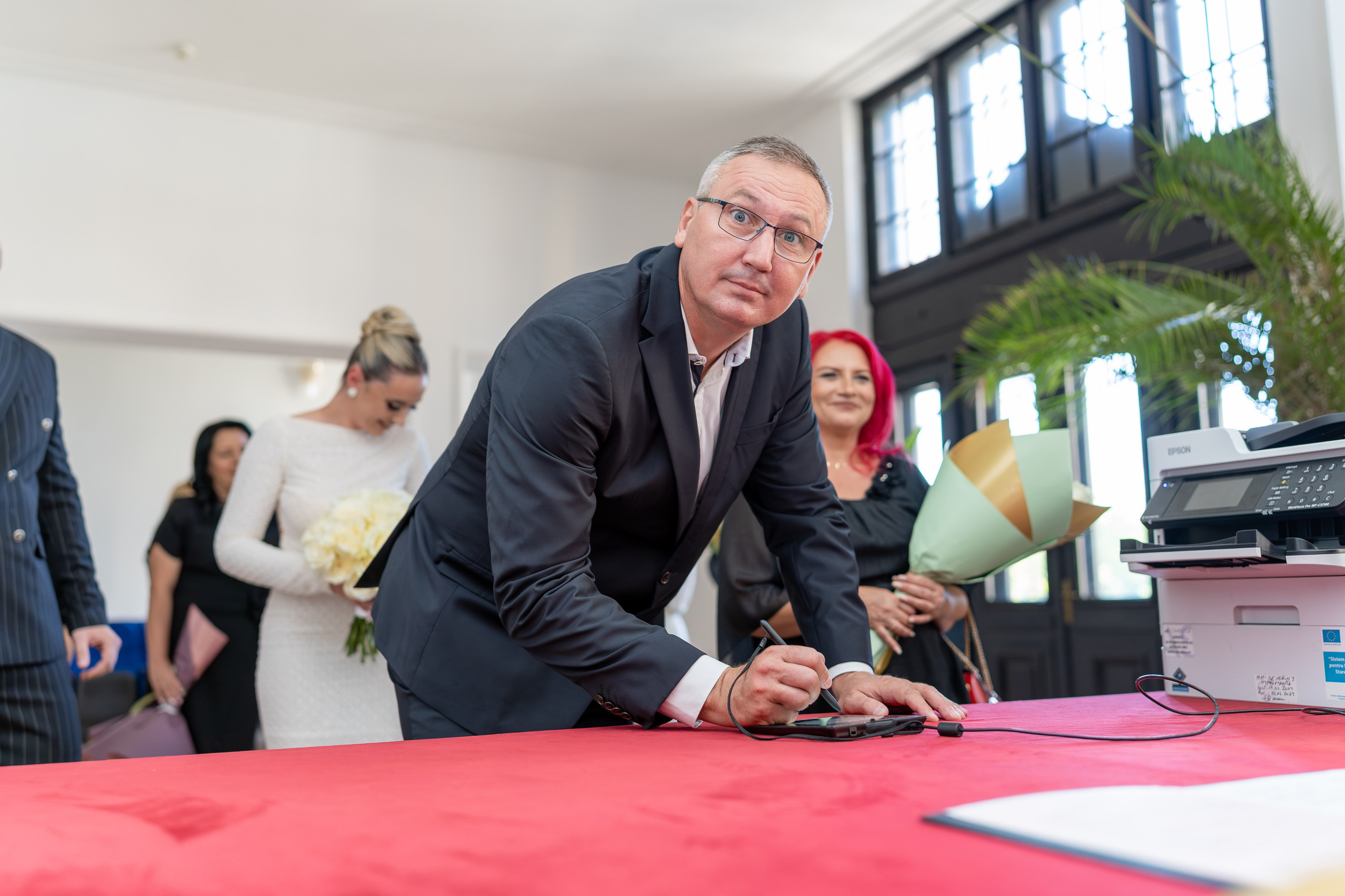 Cununia civilă a lui Tudor și Mădălina – eleganță, emoție și lumină. Event, portrait, and lifestyle photographer