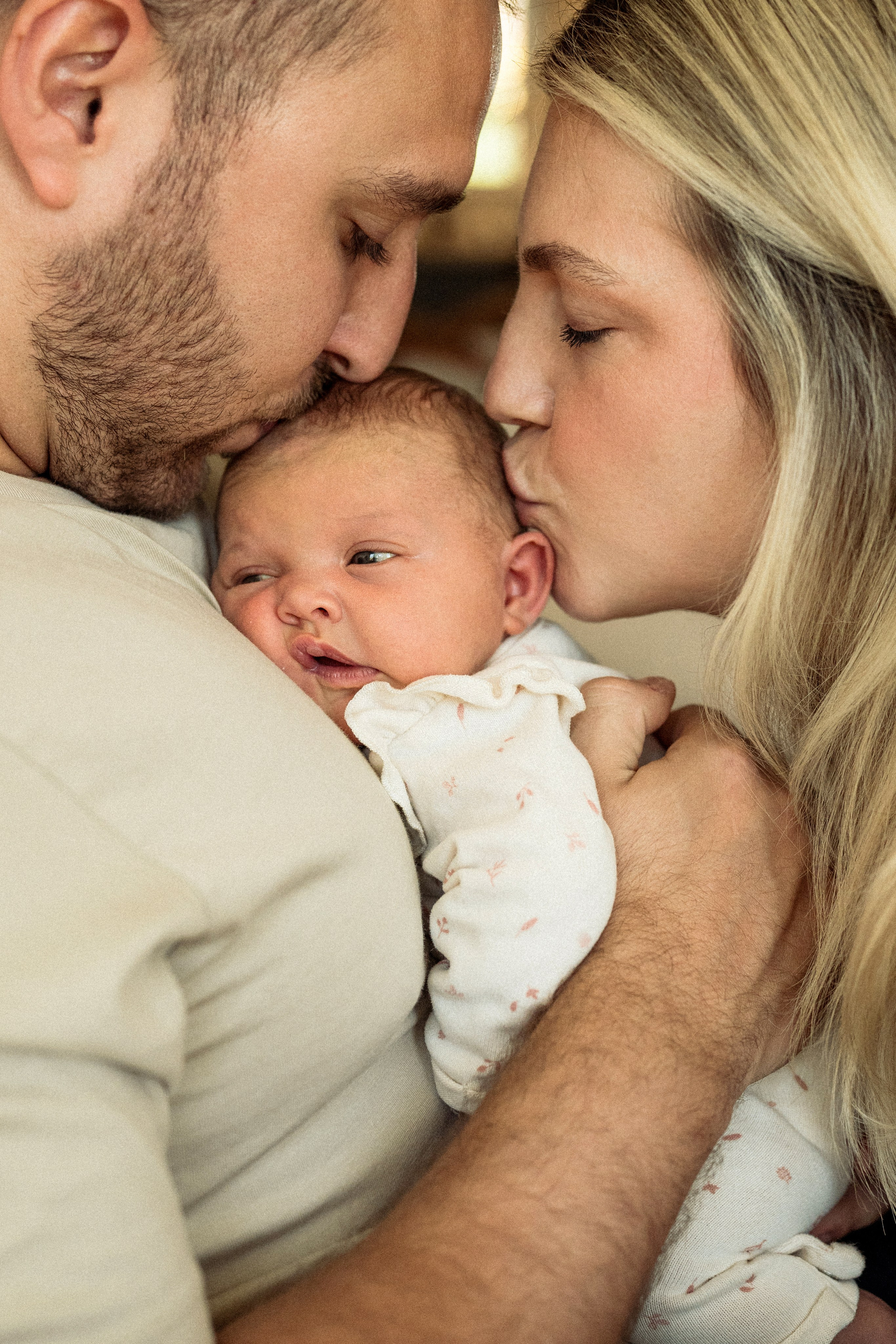 Newborn Photography at Home – Soft & Natural Moments. Alisa Tant — Family and newborn photographer Bucks County, Montgomery county, Philadelphia, NJ