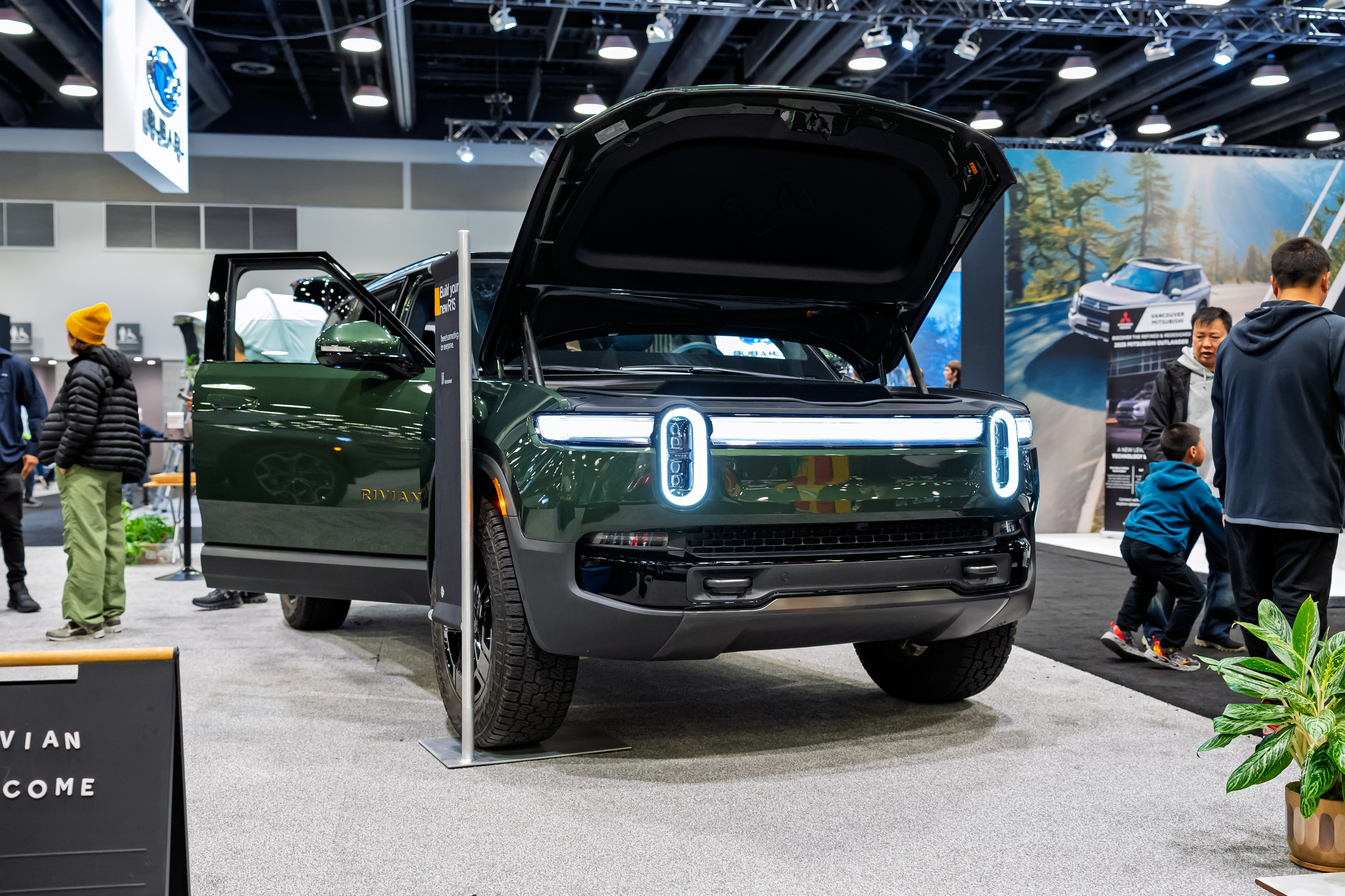 Auto & Moto. Roaming Reflections of Motorcycle Life