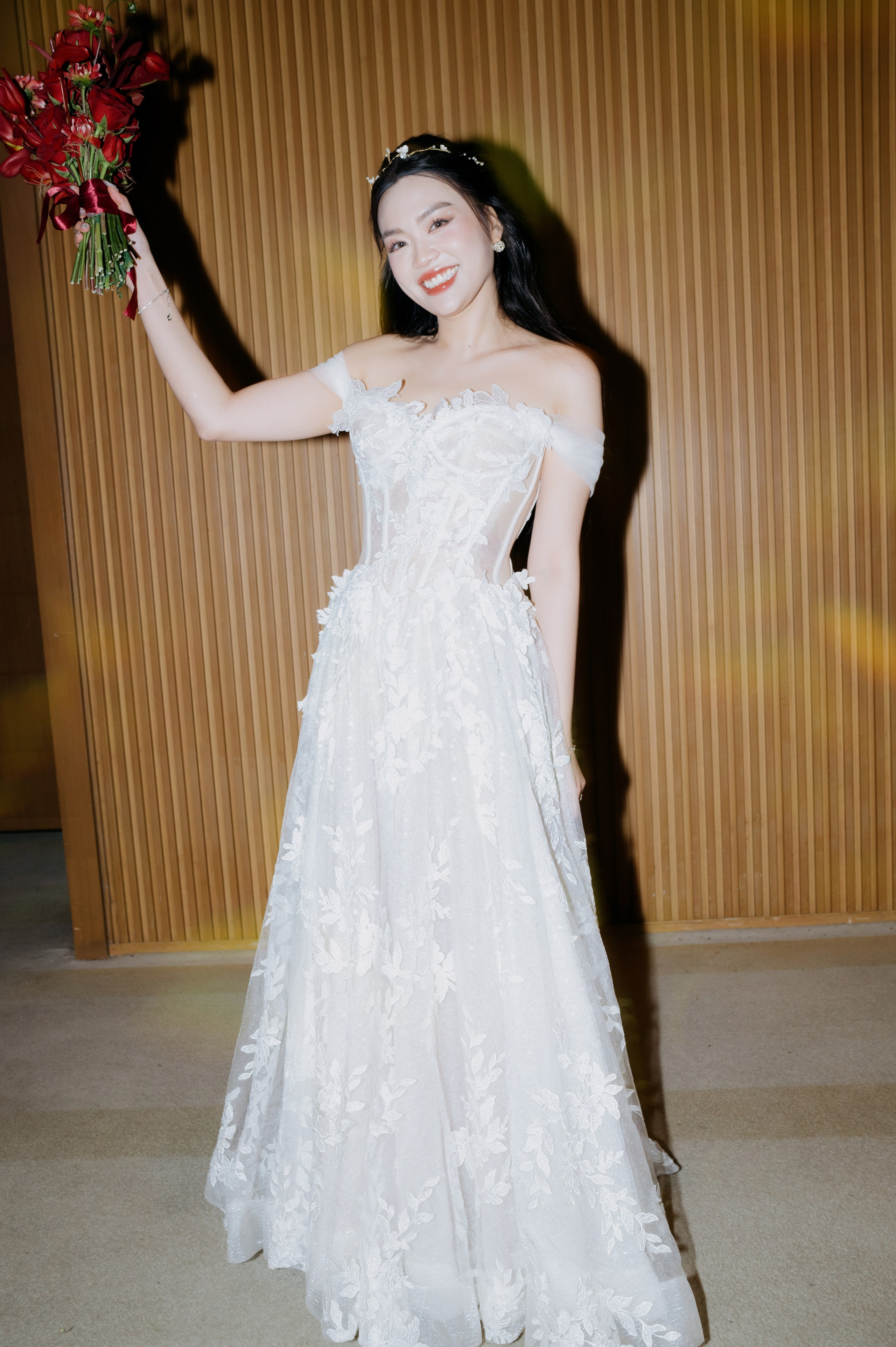 DAT & TU / Wedding Party. Saigon Wedding Present | Art Beyond Moments