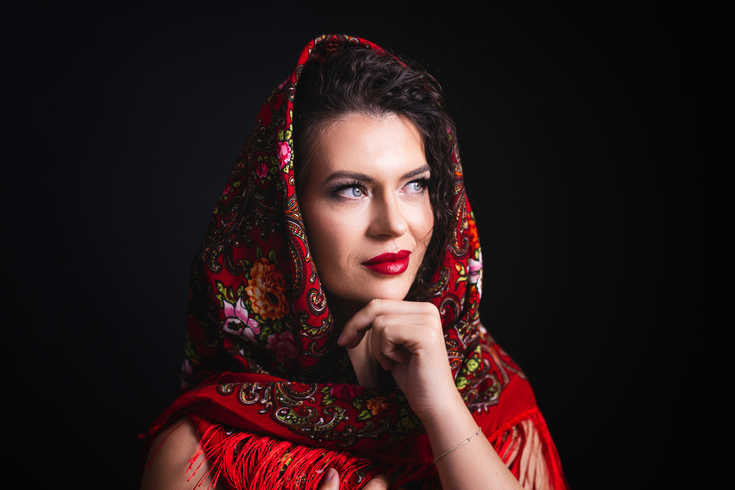 Portrete Constanta - O clipa de sinceritate in faţa camerei. Elena Mascan – Fotograf newborn, maternitate, portret, smash the cake & branding personal | La Femme Studio Photograpy|Constanţa