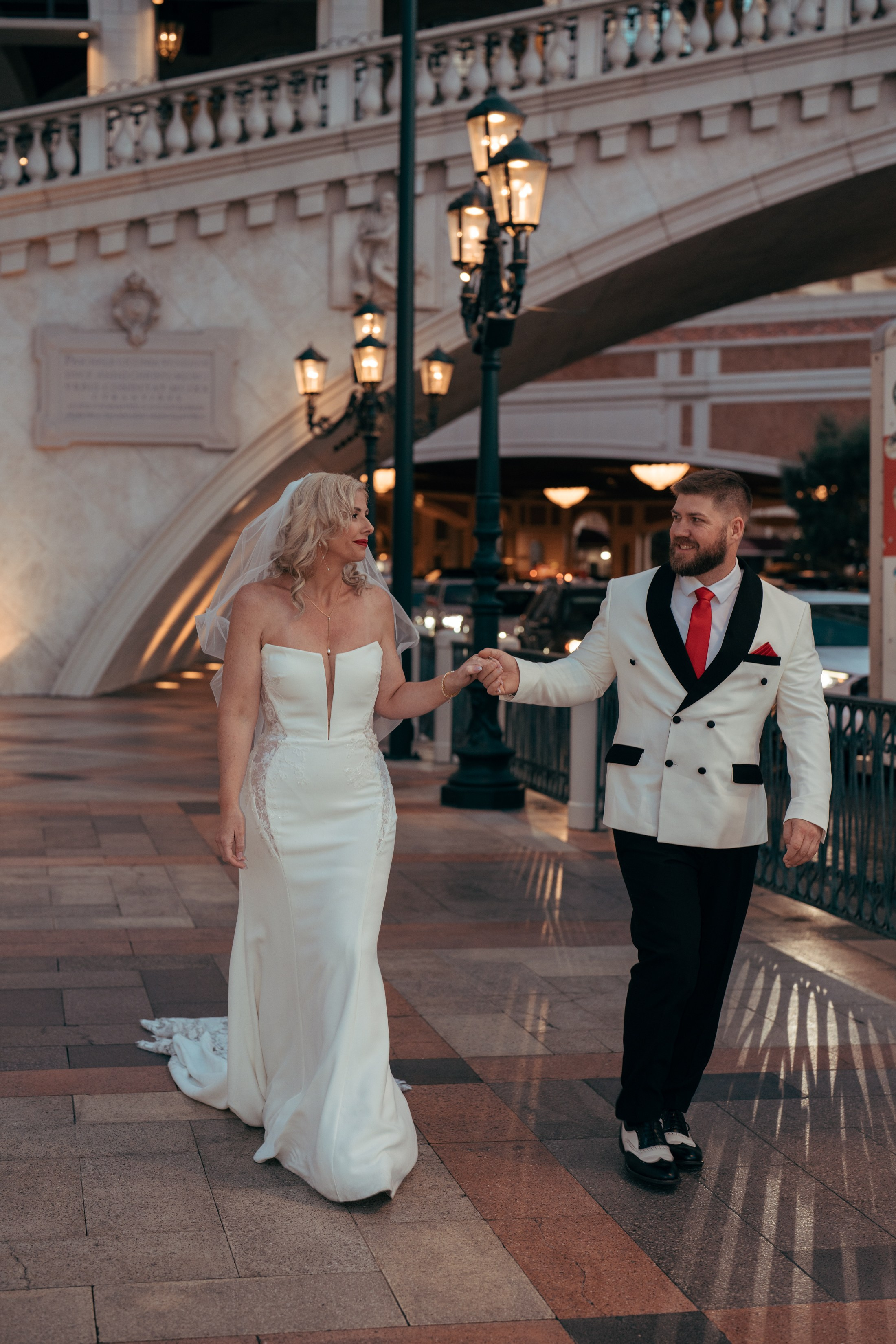 Chris&Holly. Wedding & elopement photographer Viktoriya Kravtsov. Las Vegas
