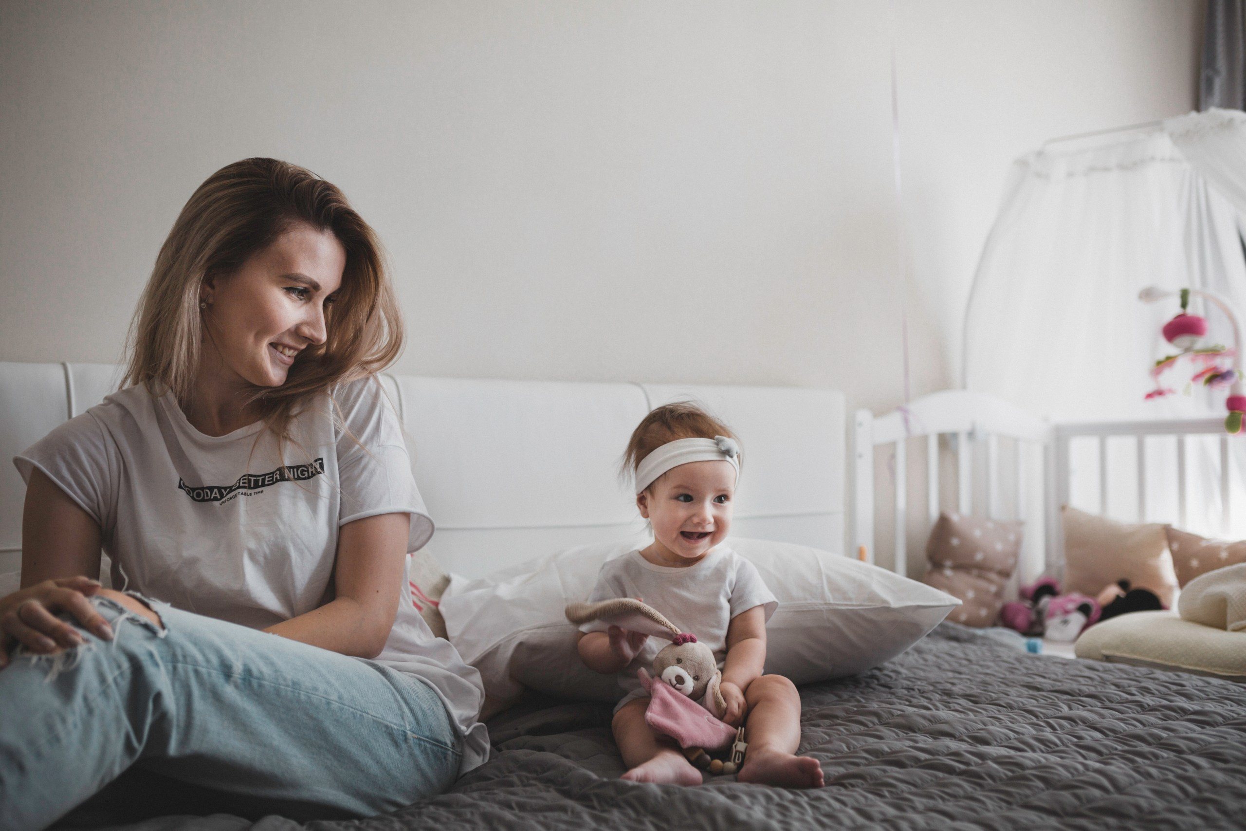 Elina & daughter. Madrid Photographer for Proposals, Engagements & Families | Anya Petrova