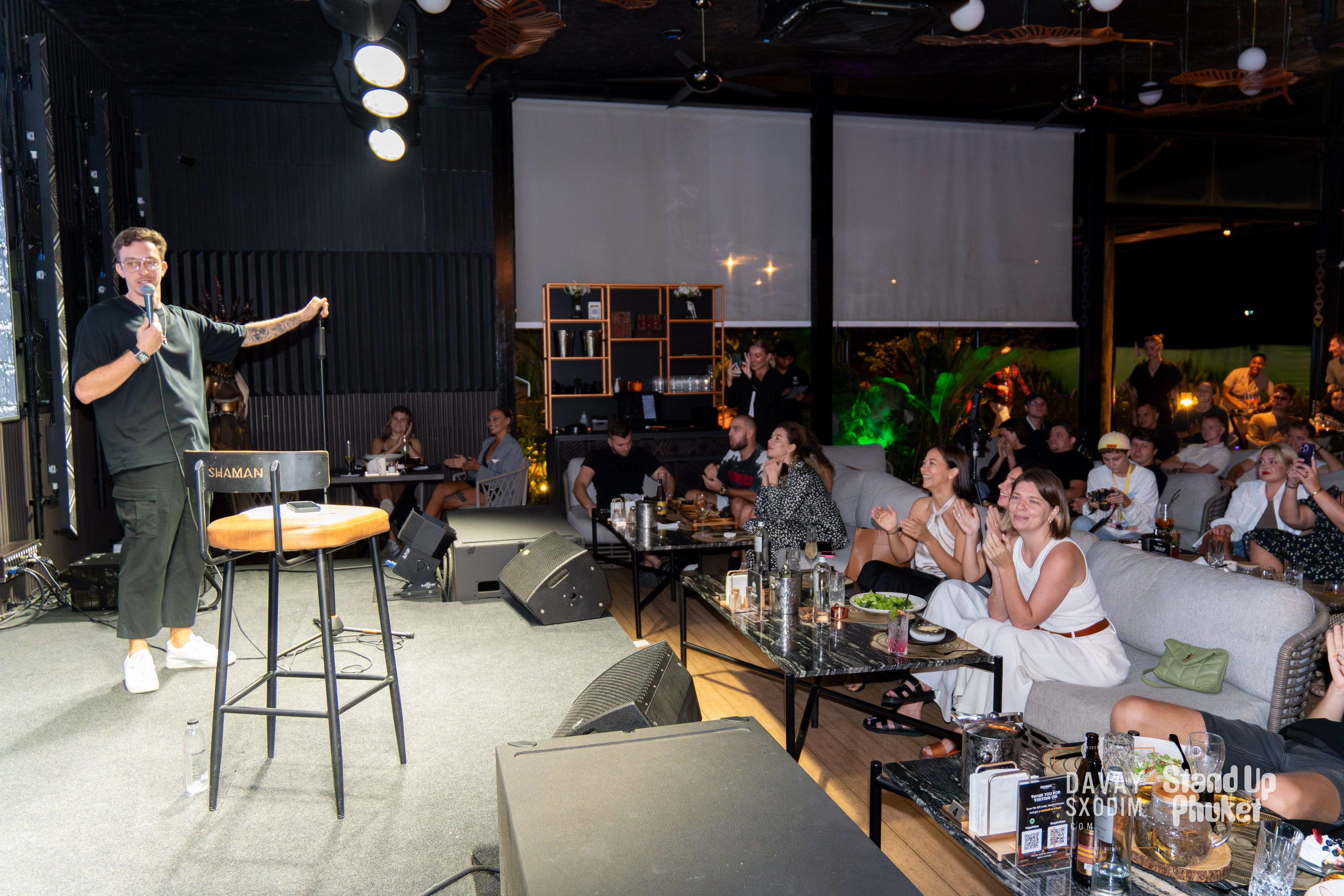 Standup Влада Лапина | Фоторепортаж | Афиша | DAVAYSXODIM.com PHUKET. АФИША|ФОТОРЕПОРТАЖИ|ИВЕНТЫ|ПХУКЕТ