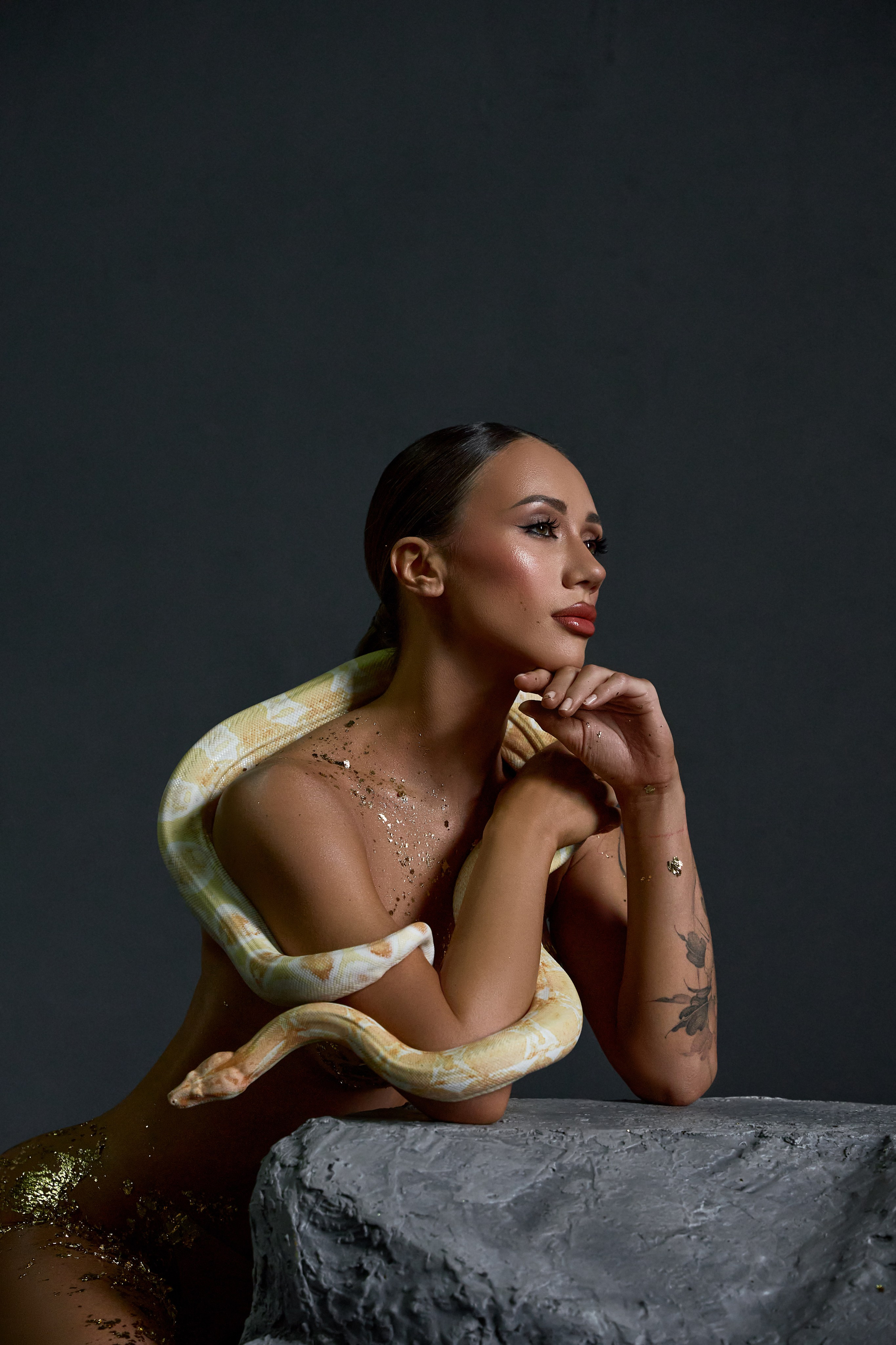 Masha Light Snake Photoshoot at Manhattan Studio Warsaw. Roman Volkov 🐍 Snake Father Warsaw, Poland