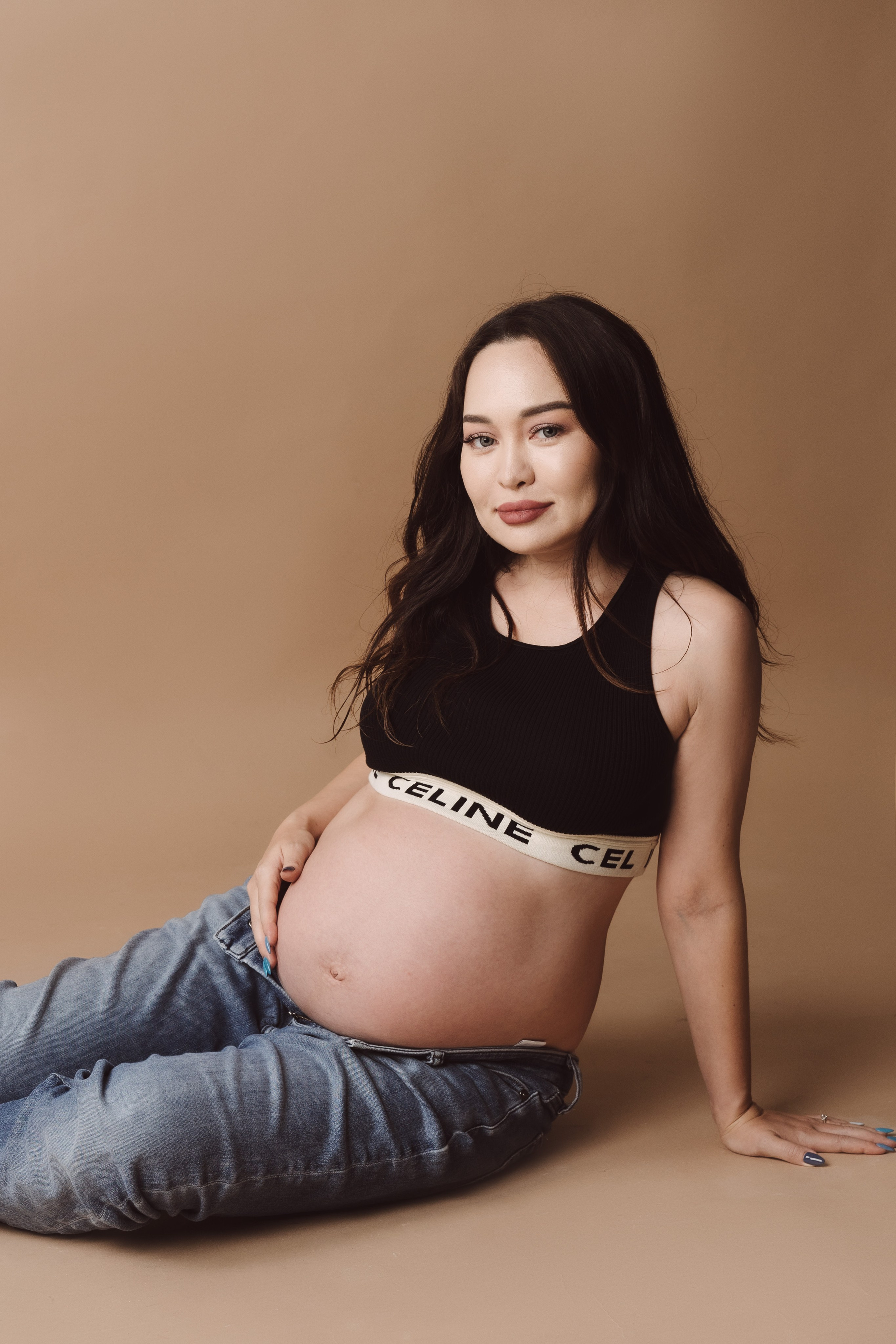 Pregnancy (studio). Dasha in Singapore