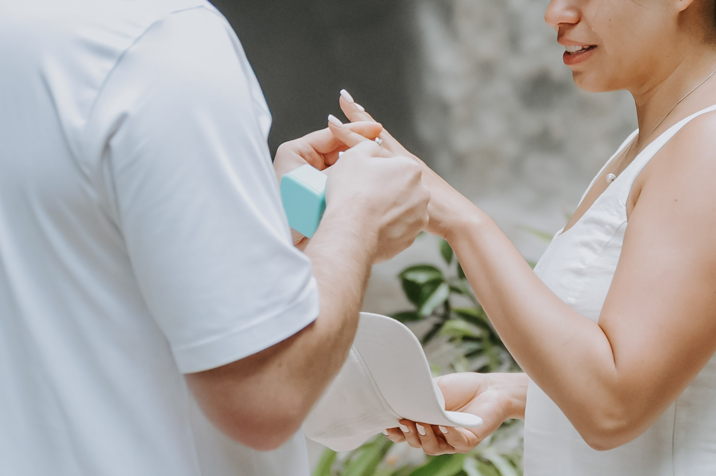 Marriage Proposal. Female Photographer in Bali