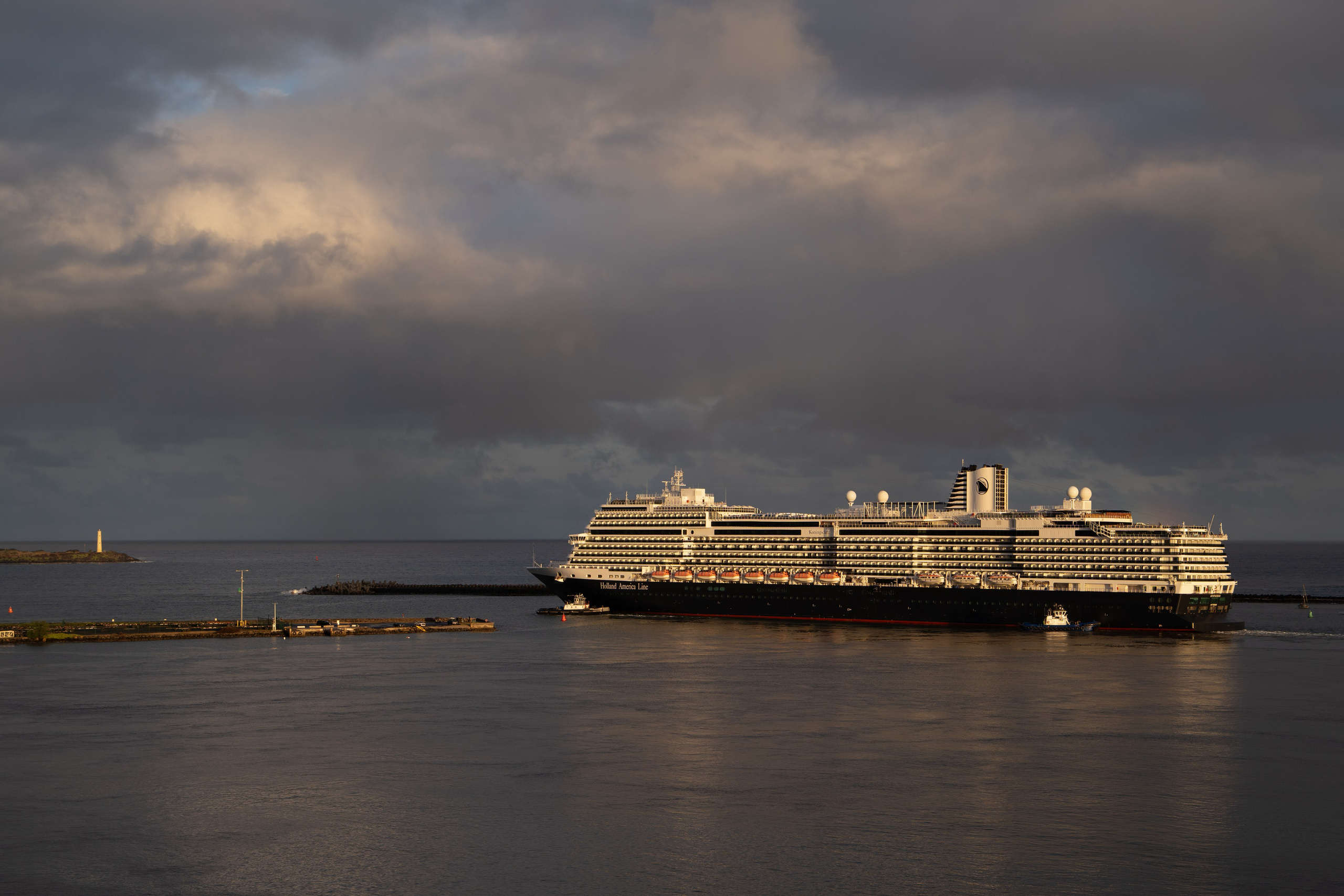 SHIPS. Awards winning photographer in Kauai, Hawaii