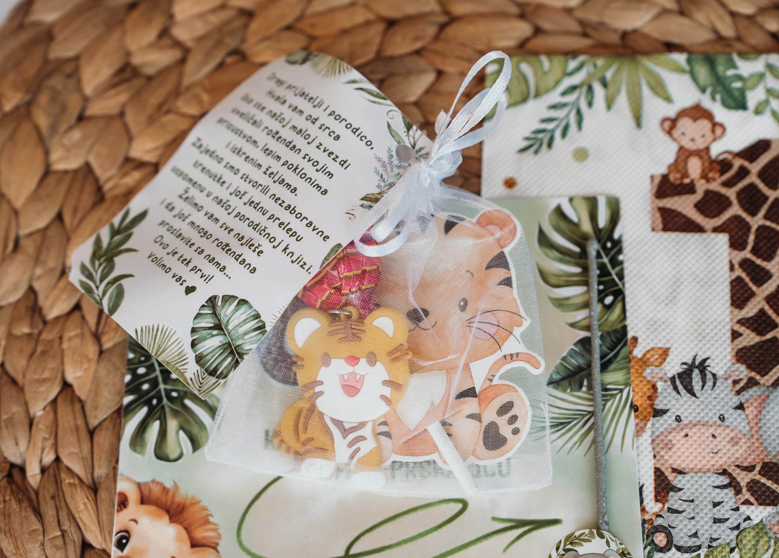 FOTOGRAFISANJE ROĐENDANA. DEČIJI FOTOGRAF BEOGRAD|NOVOGODISNJE FOTOGRAFISANJE|CAKE SMASH