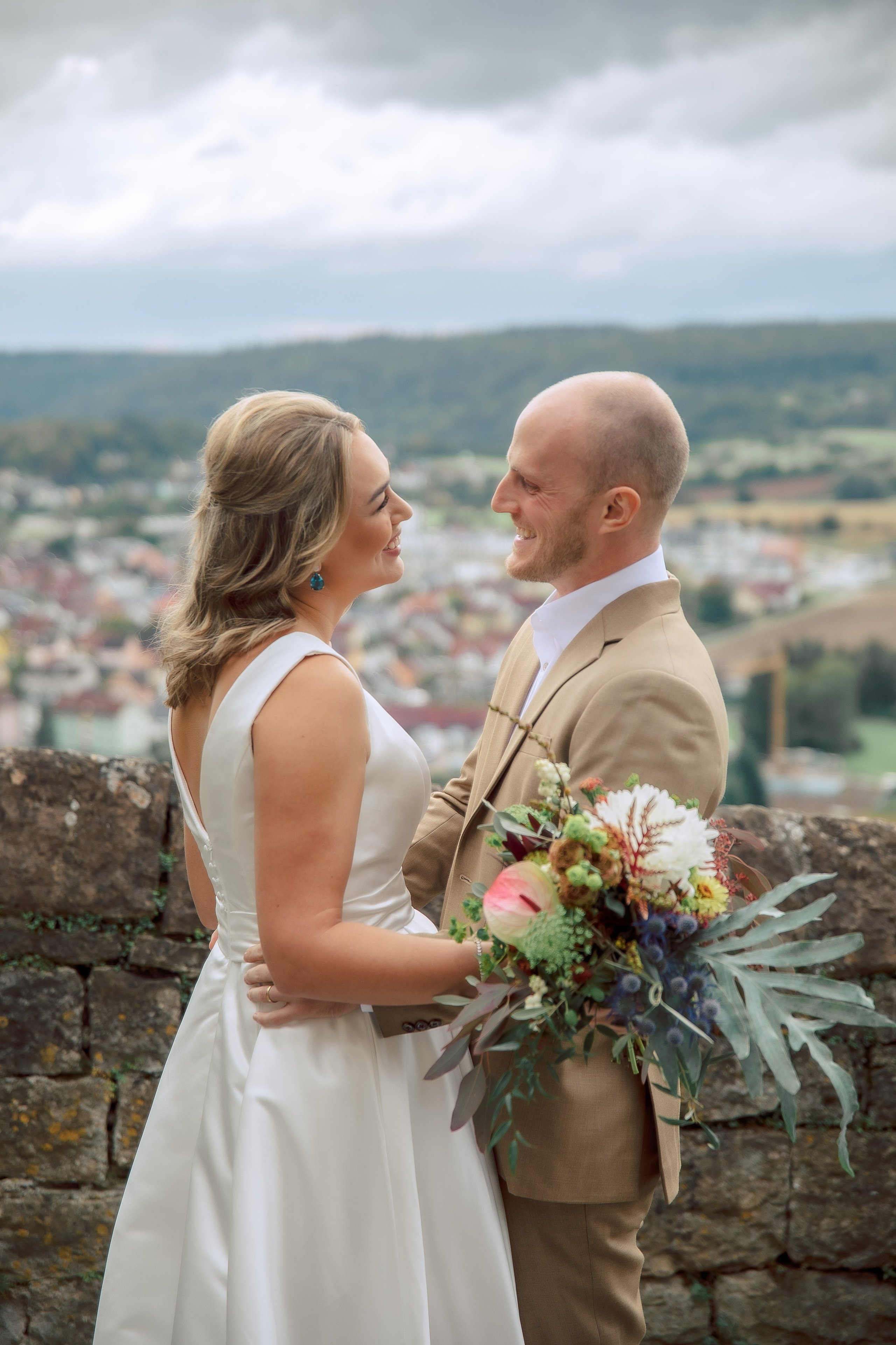 Hochzeit in Burg Hornberg. Fotograf für Hochzeits- und Familienfotos in Buchen (Odenwald) Mosbach