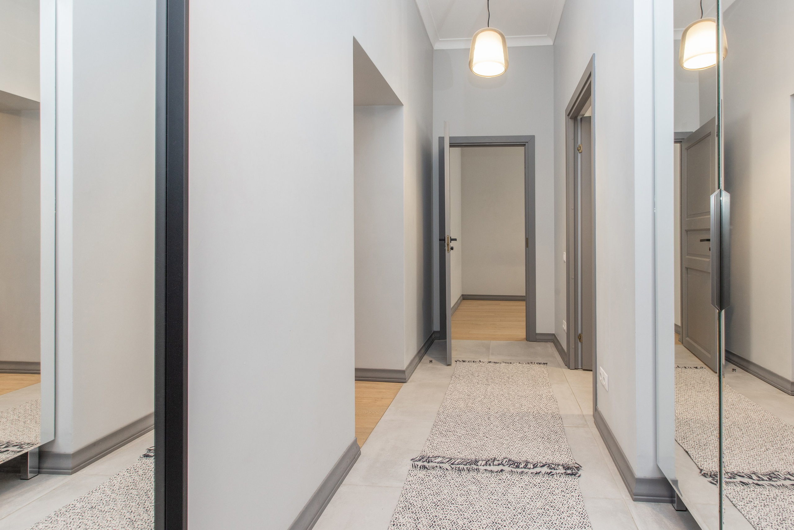 DZĪVOKLIS B. Sākums