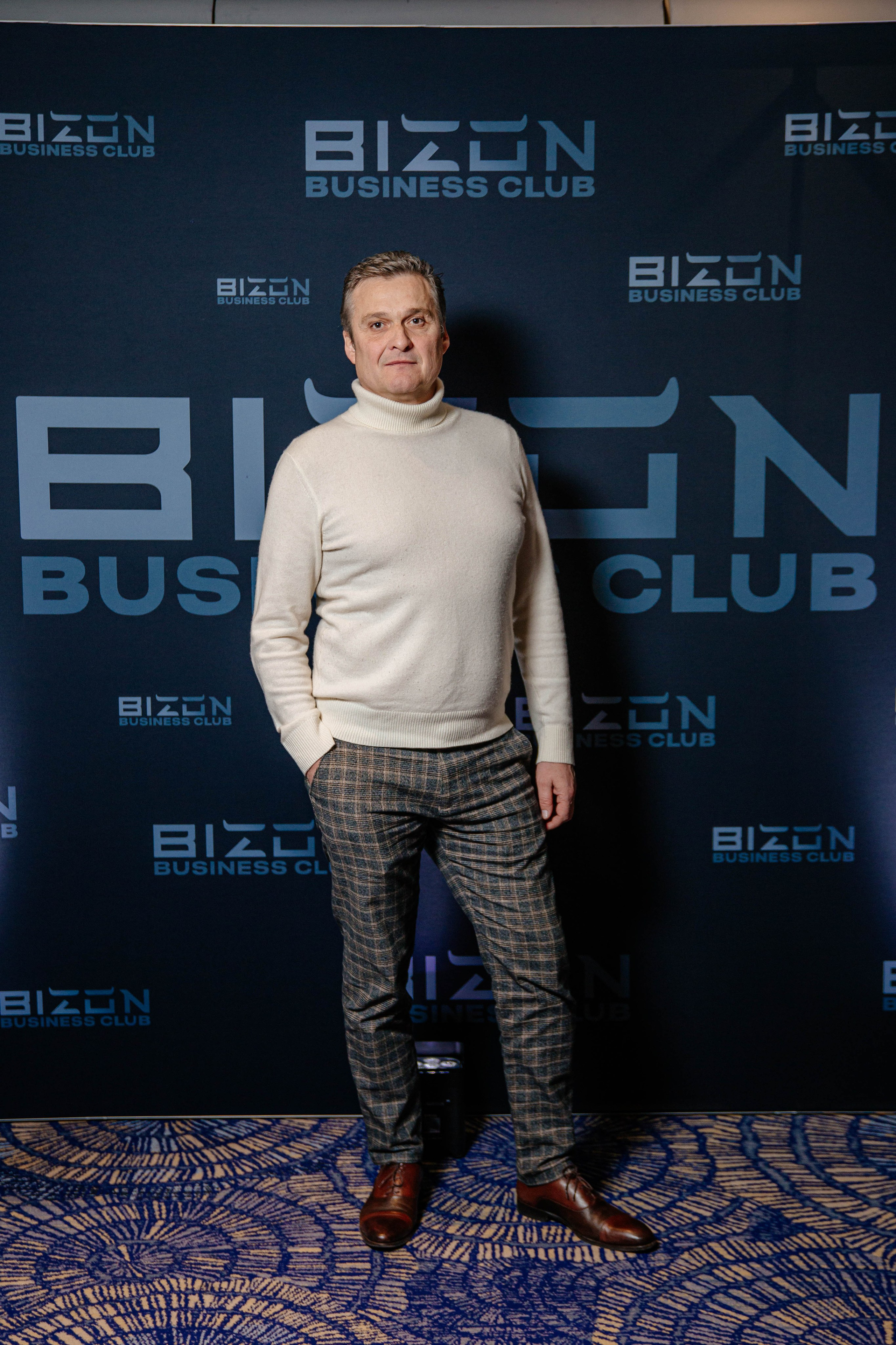 Club Bizon. Portrait family photographer in Berlin Elena Zakh