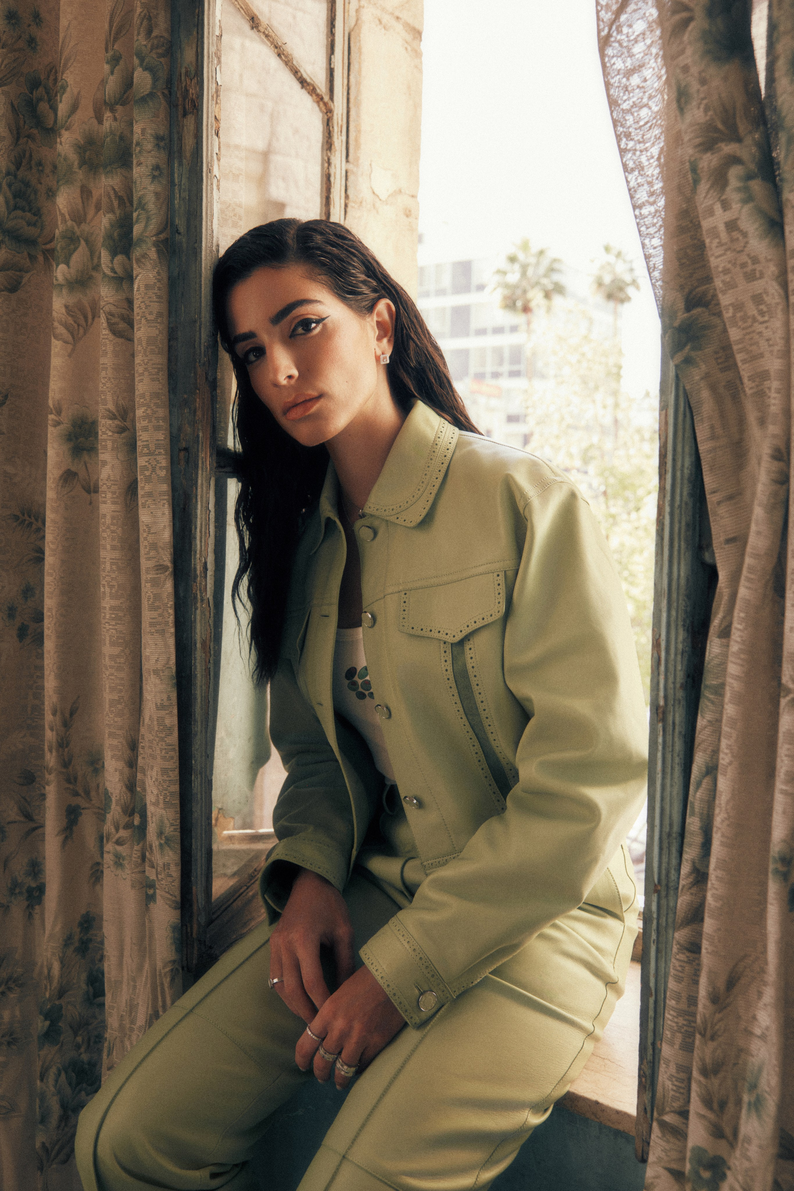 EDITORIAL. Beauty, Fashion and Editorial Retoucher