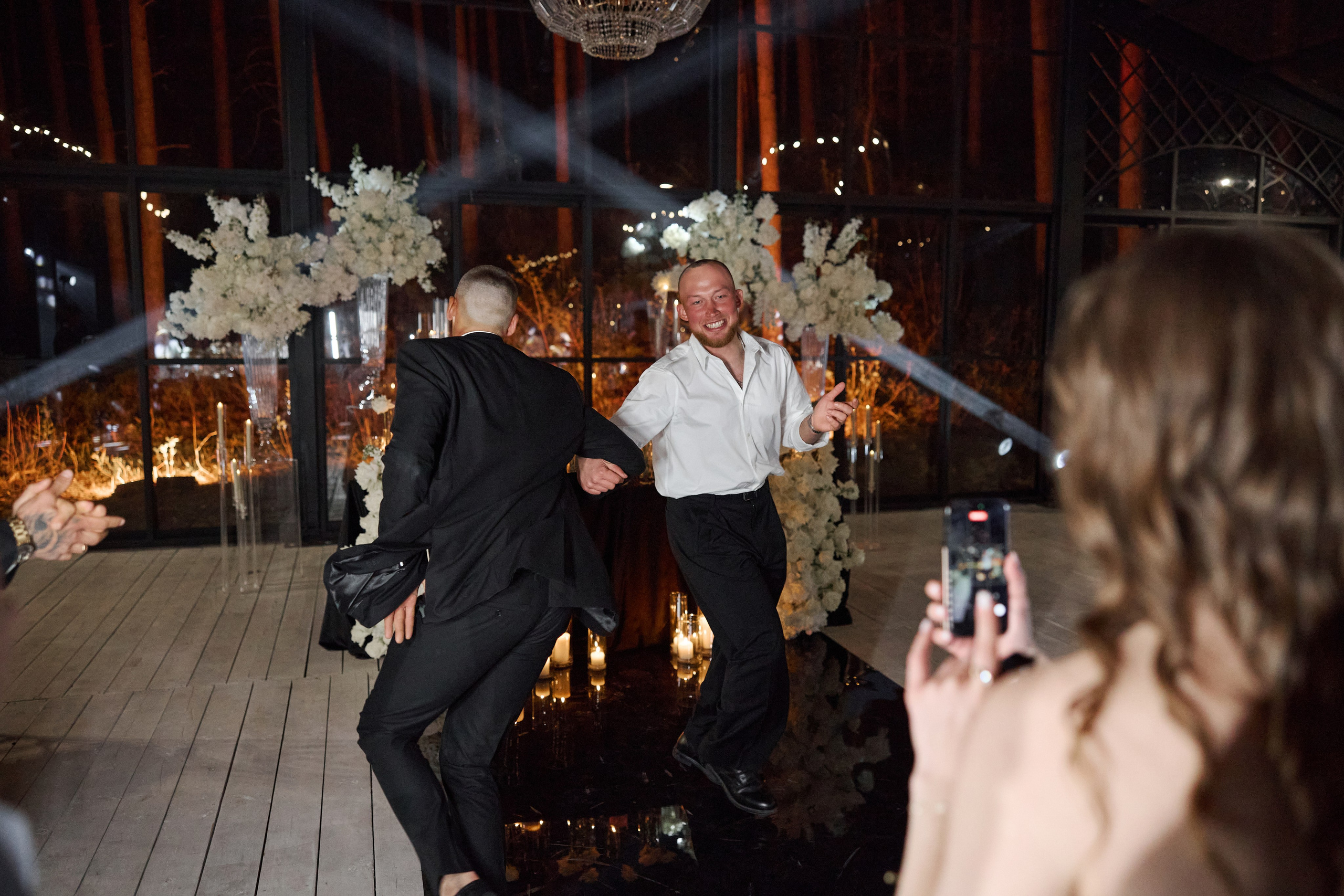 Natalia & Roman. Dworek przy lesie. Fotograf ślubny i rodzinny w Krakowie Yana Klymova