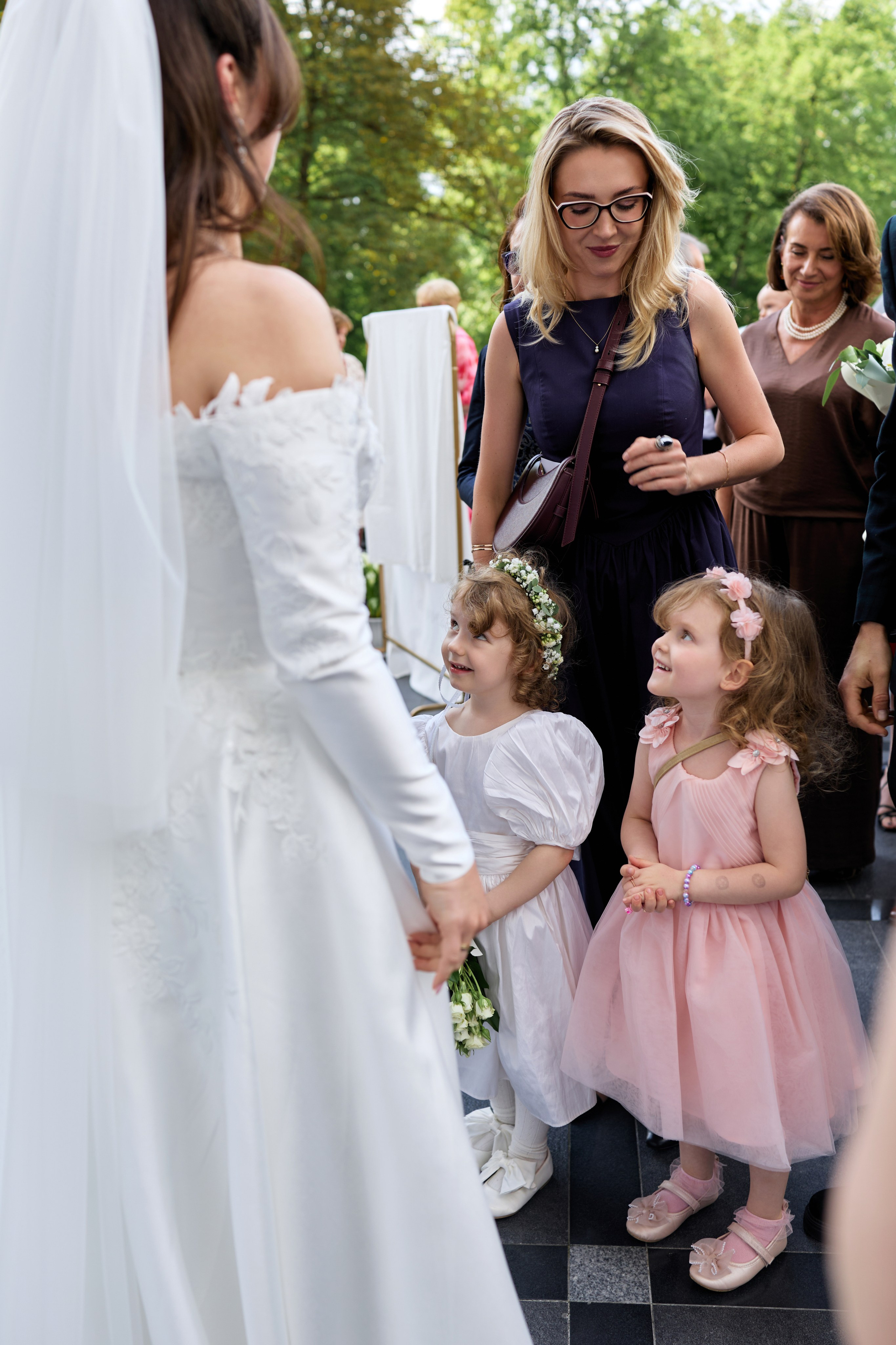 Wiktoria & Kacper. Pałac Goetz. Fotograf ślubny i rodzinny w Krakowie Yana Klymova