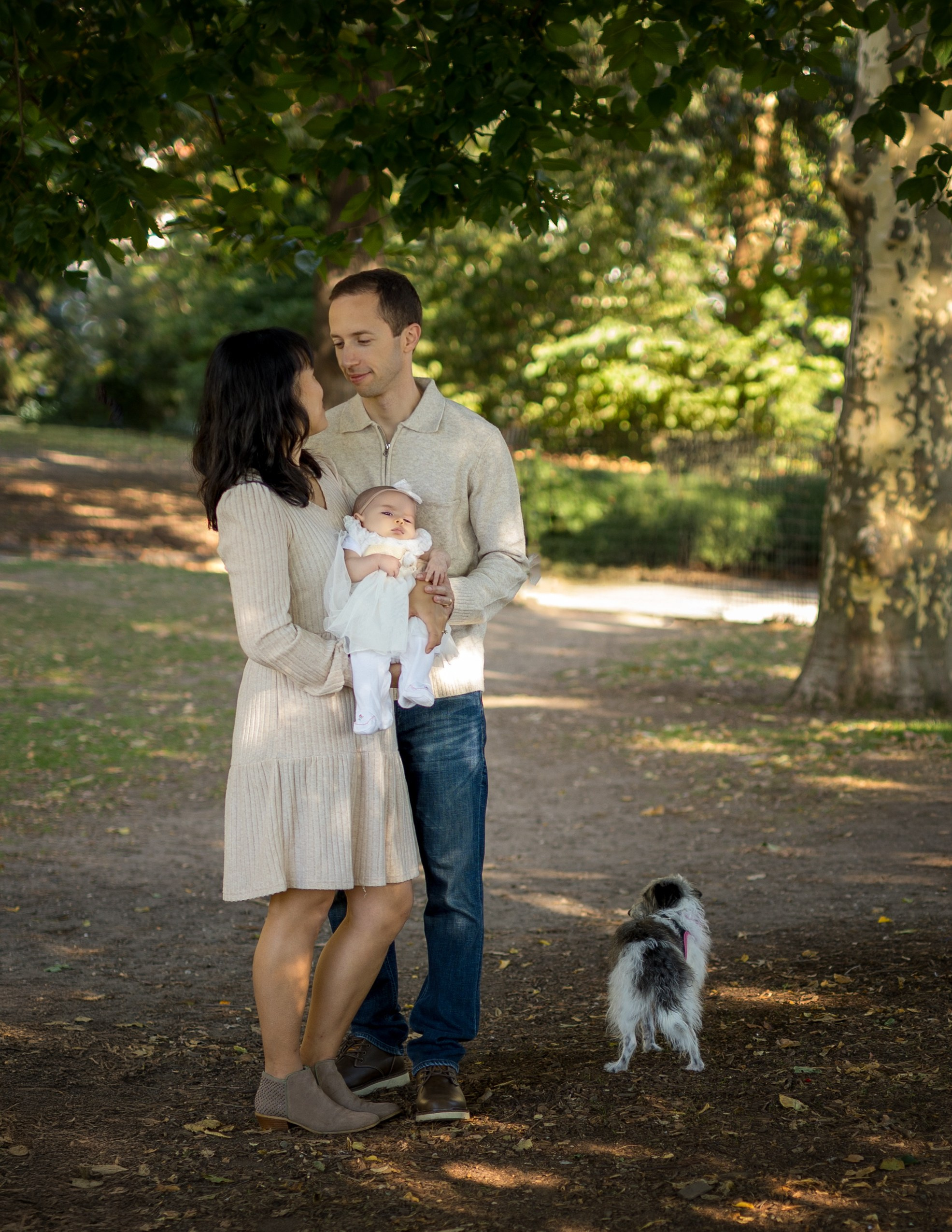 Family photoshoot in Carl Schurz Park. Family, lifestyle, and commercial photography in New York and New Jersey