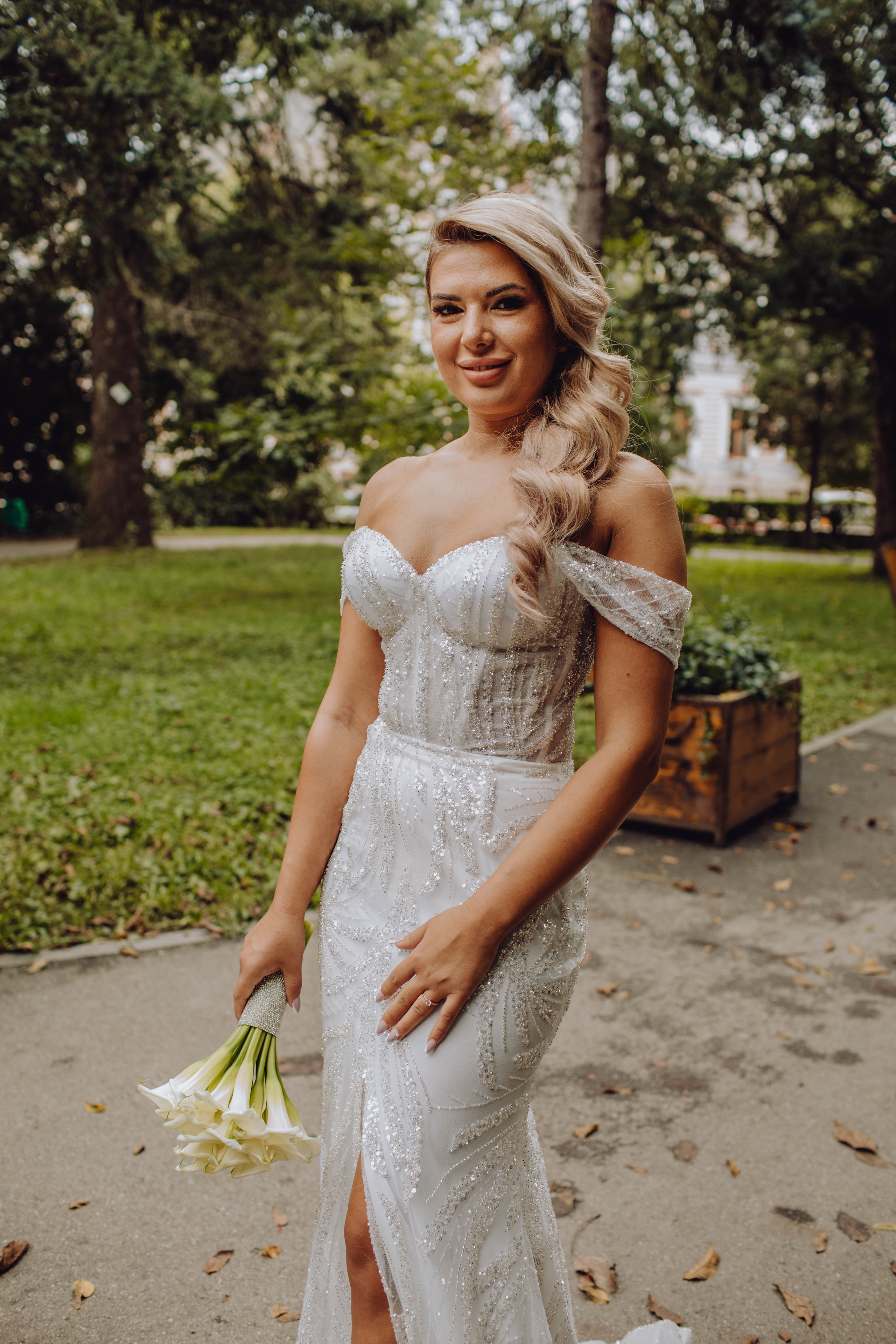 Liviu & Simona. Wedding & couple photographer from Romania Rut Vetan