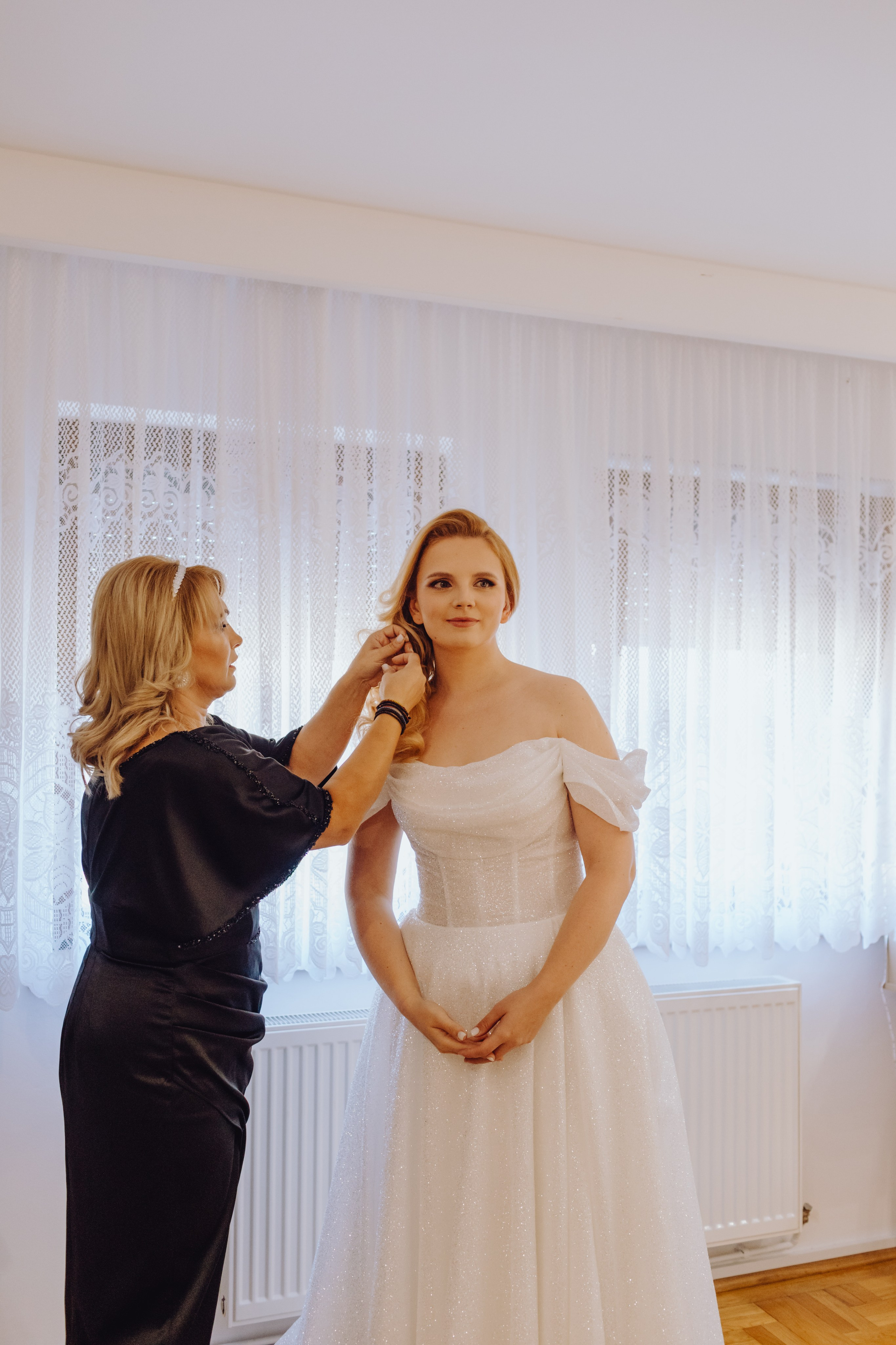 Alexandru & Maria. Wedding & couple photographer from Romania Rut Vetan