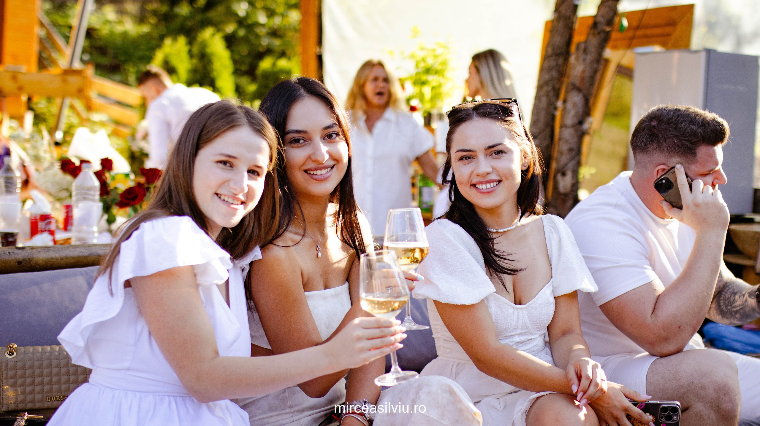 Fotograf de portrete și evenimente din Cluj-Napoca. Ședințe foto individuale, nunți, botezuri și aniversări în Cluj și județul Cluj