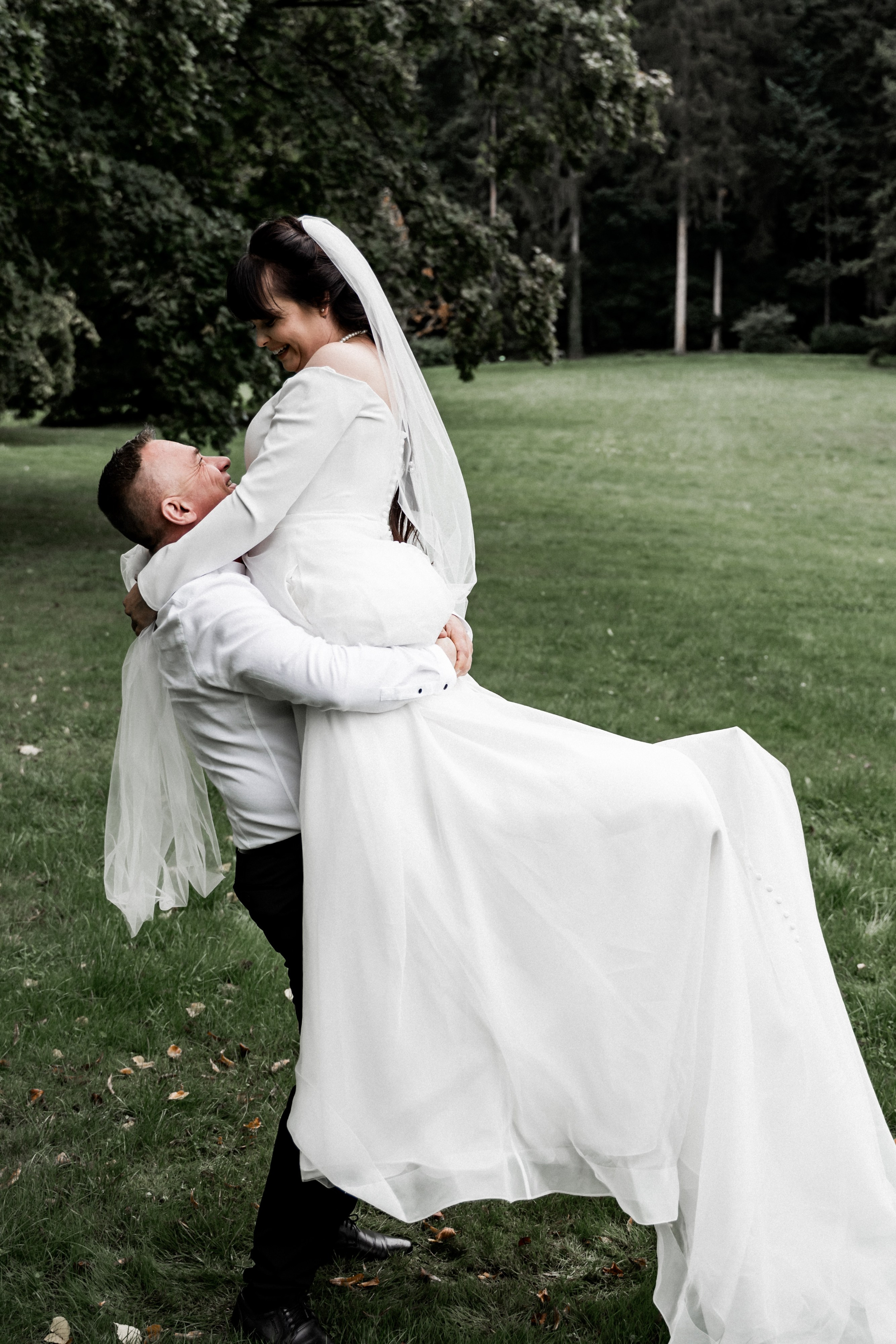 Andrei & Ira. Svatební fotograf a kameraman v Česku a po celé Evropě — Teplice, Ústí nad Labem, Praha, Drážďany