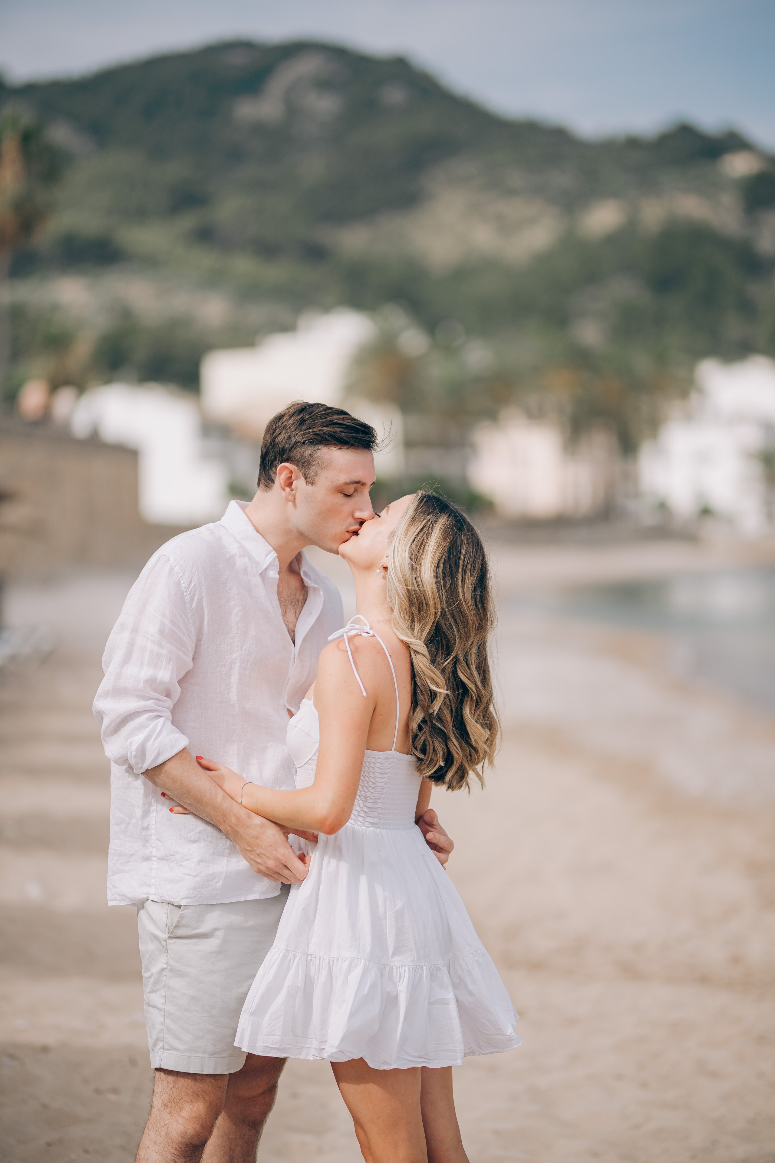 Relaxed Couple Session in Mallorca — Citrus Fields & Seaside. Фотограф у Пальма де Майорка