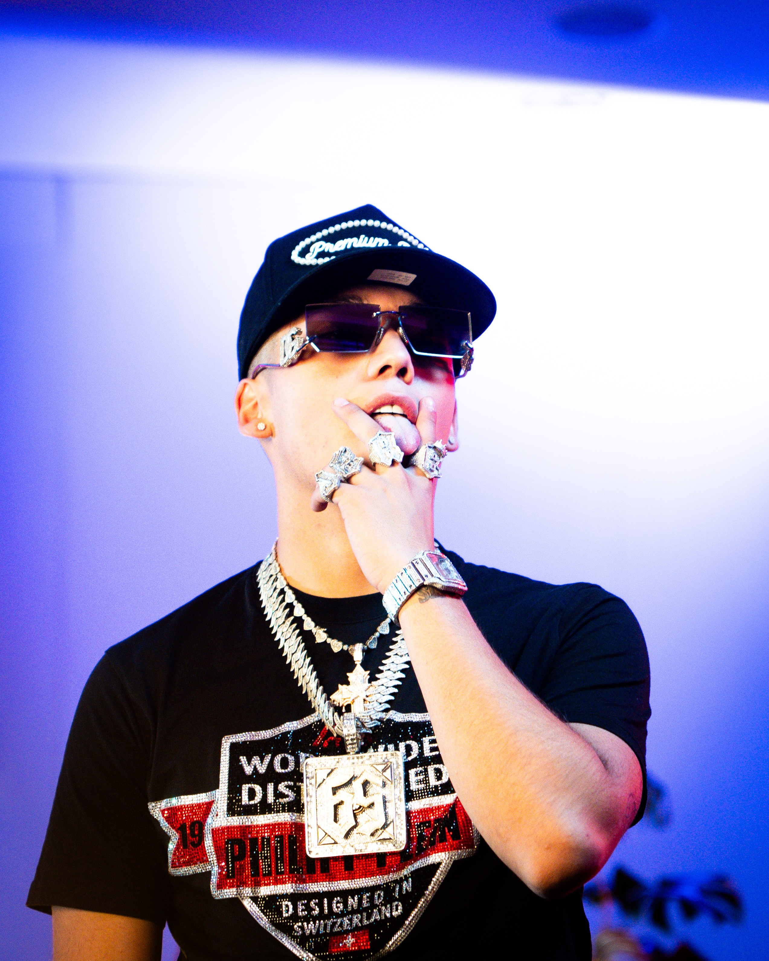 DUBAI JERE KLEIN & JAIRO VERA. DEYA BELTRAN Maquilladora, fotógrafa y vídeos