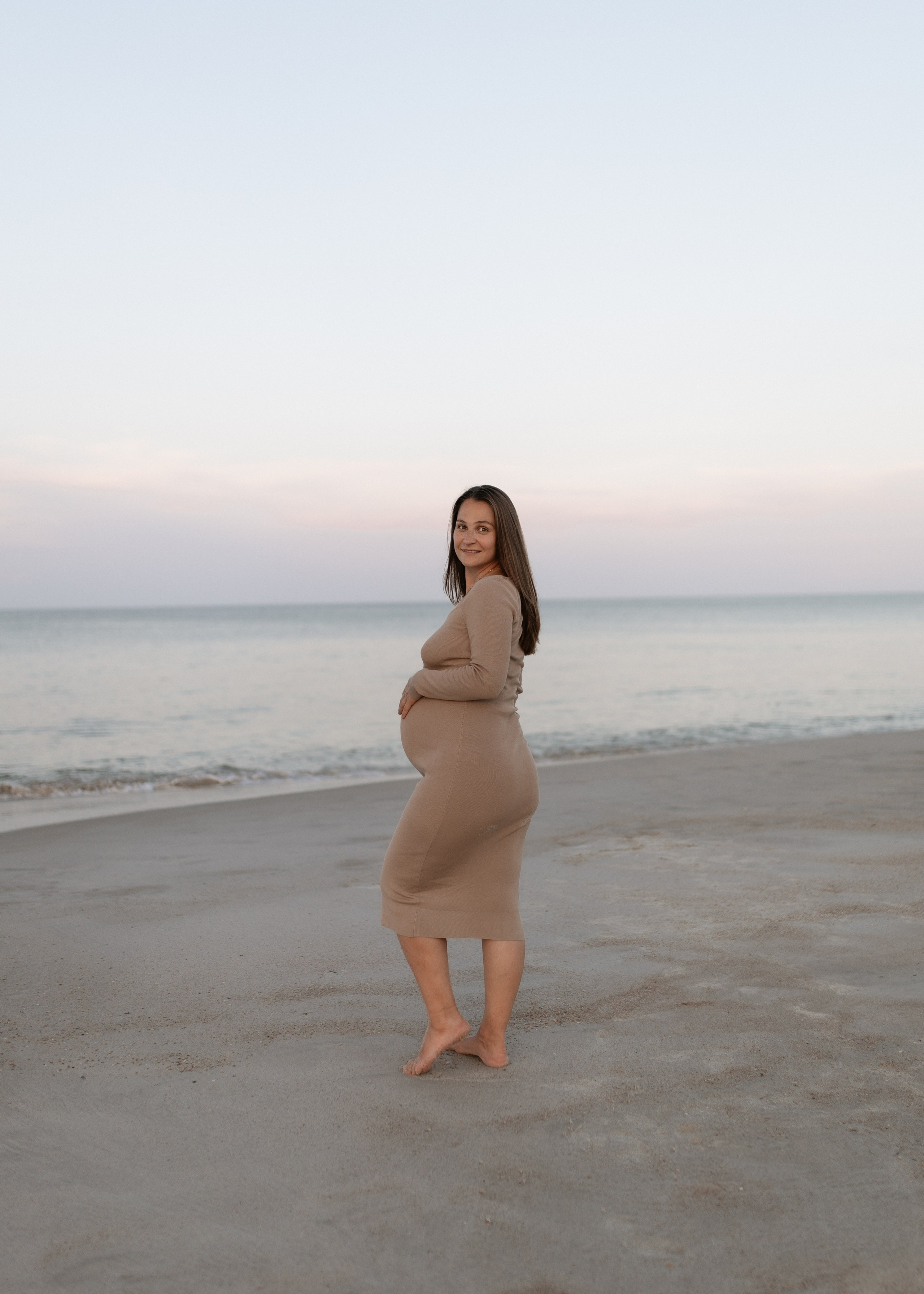 T + A Maternity at the Beach. Portrait and couples photographer in Florida, Valeriia Honcharova
