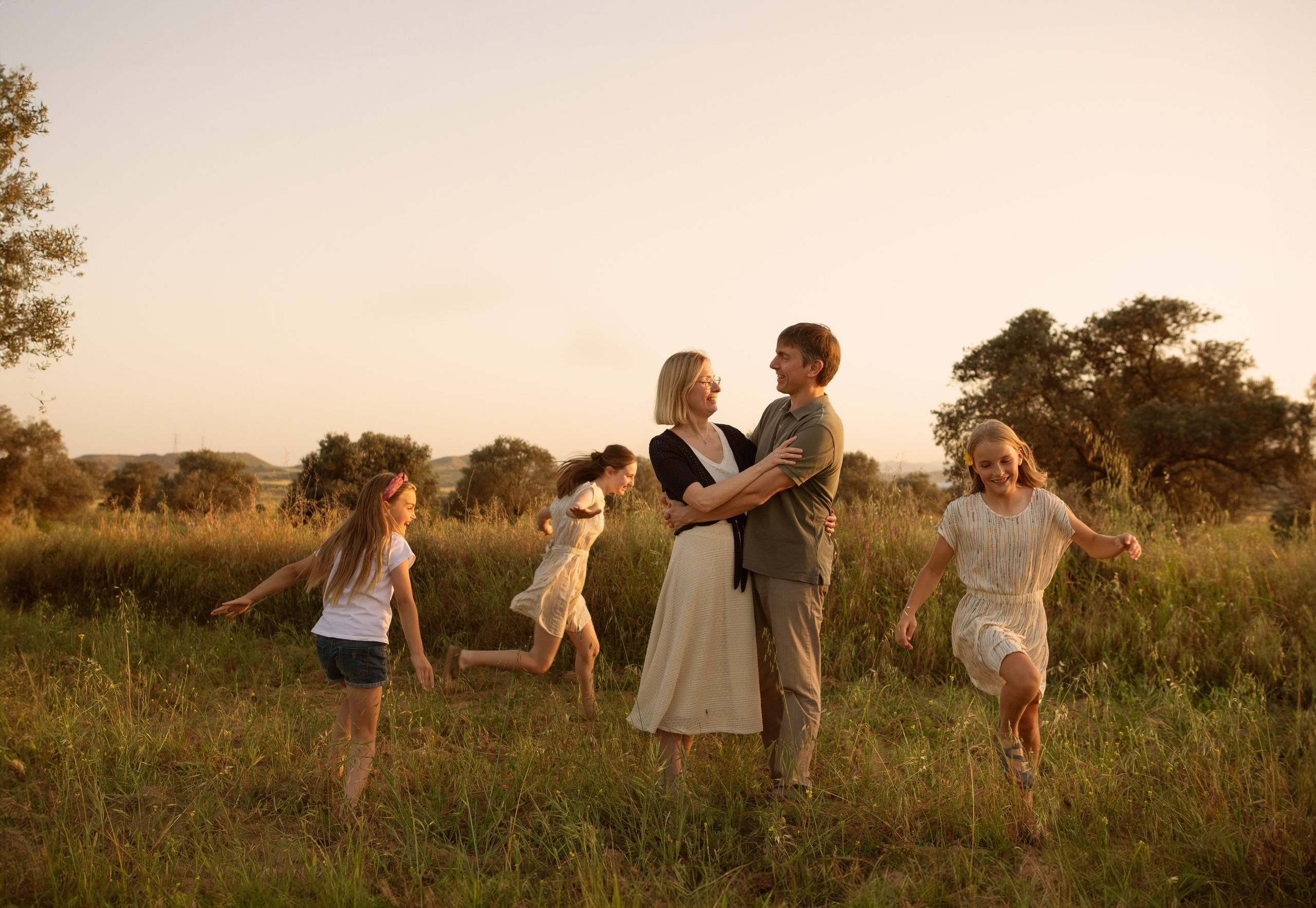 Family Lifestyle Outdoors. Фотограф беременности и новорожденных на Кипре Анна Милосова