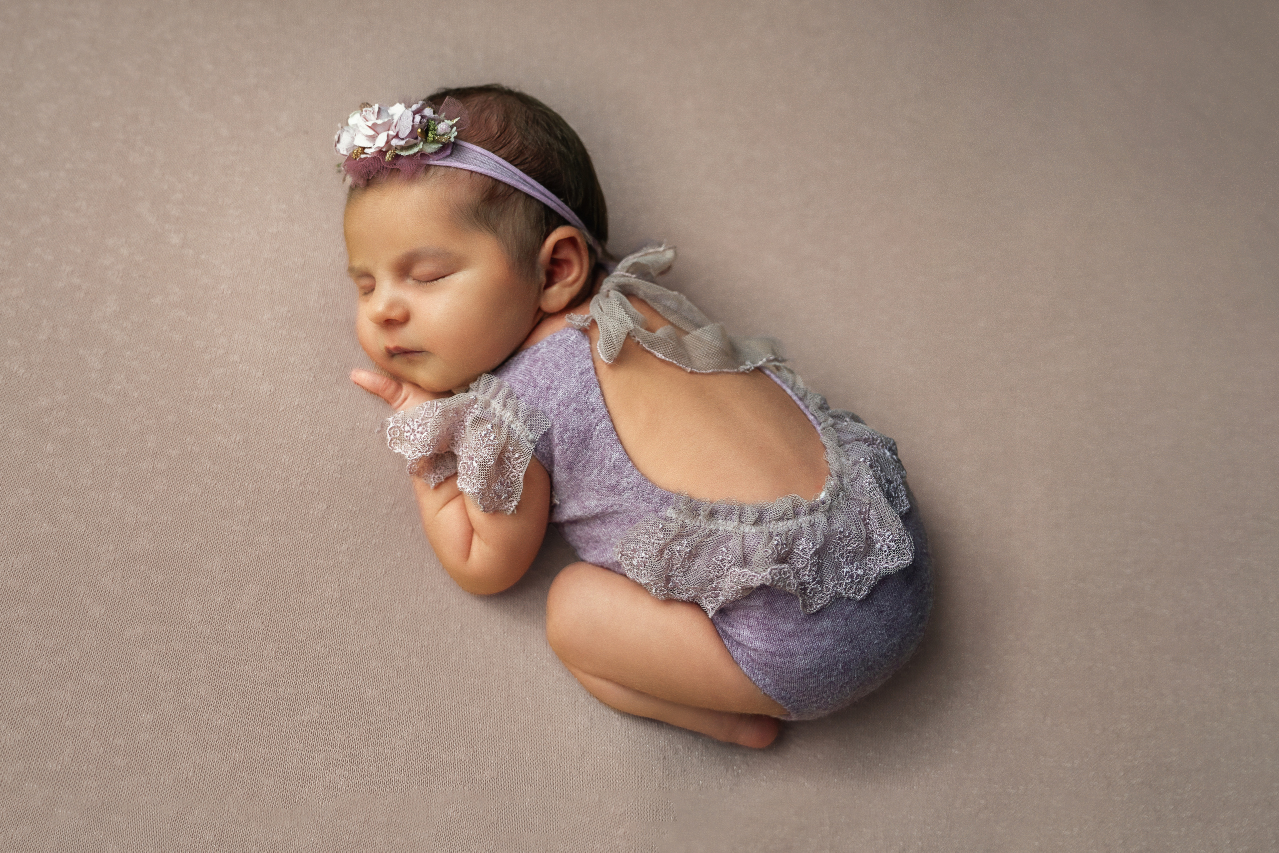 Newborn photoshoots in Tenerife. Professional photography in Tenerife Tania Bonnet