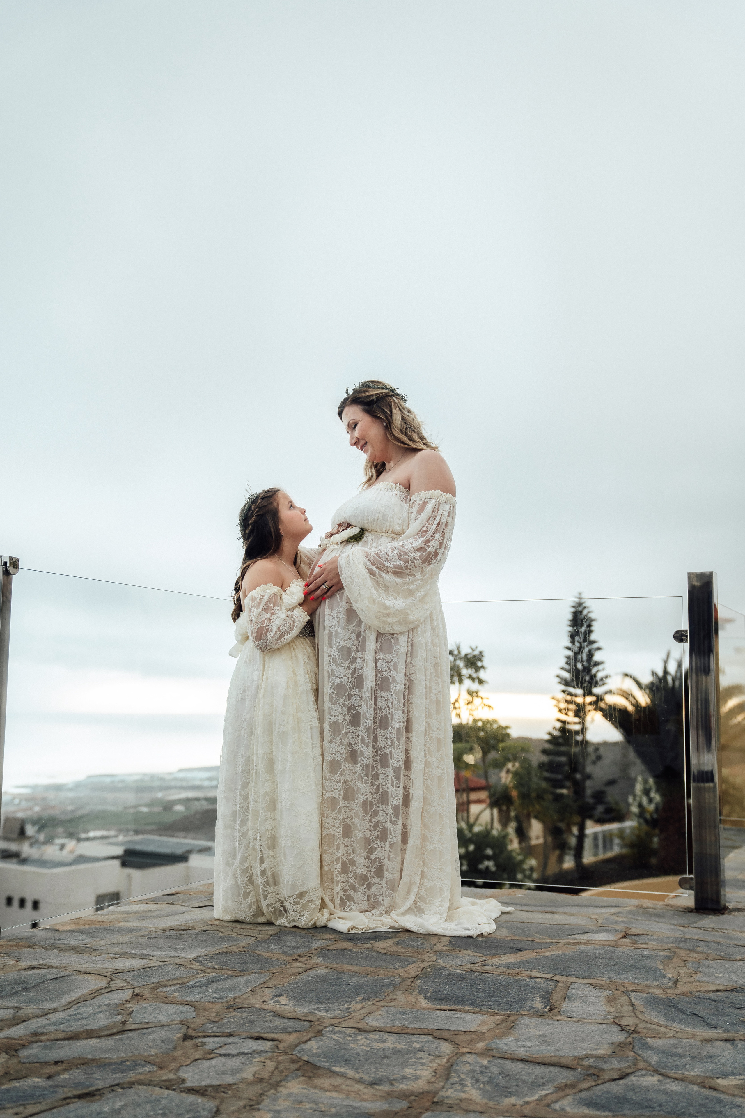 White lace dress #4 20+20€. Professional photography in Tenerife Tania Bonnet