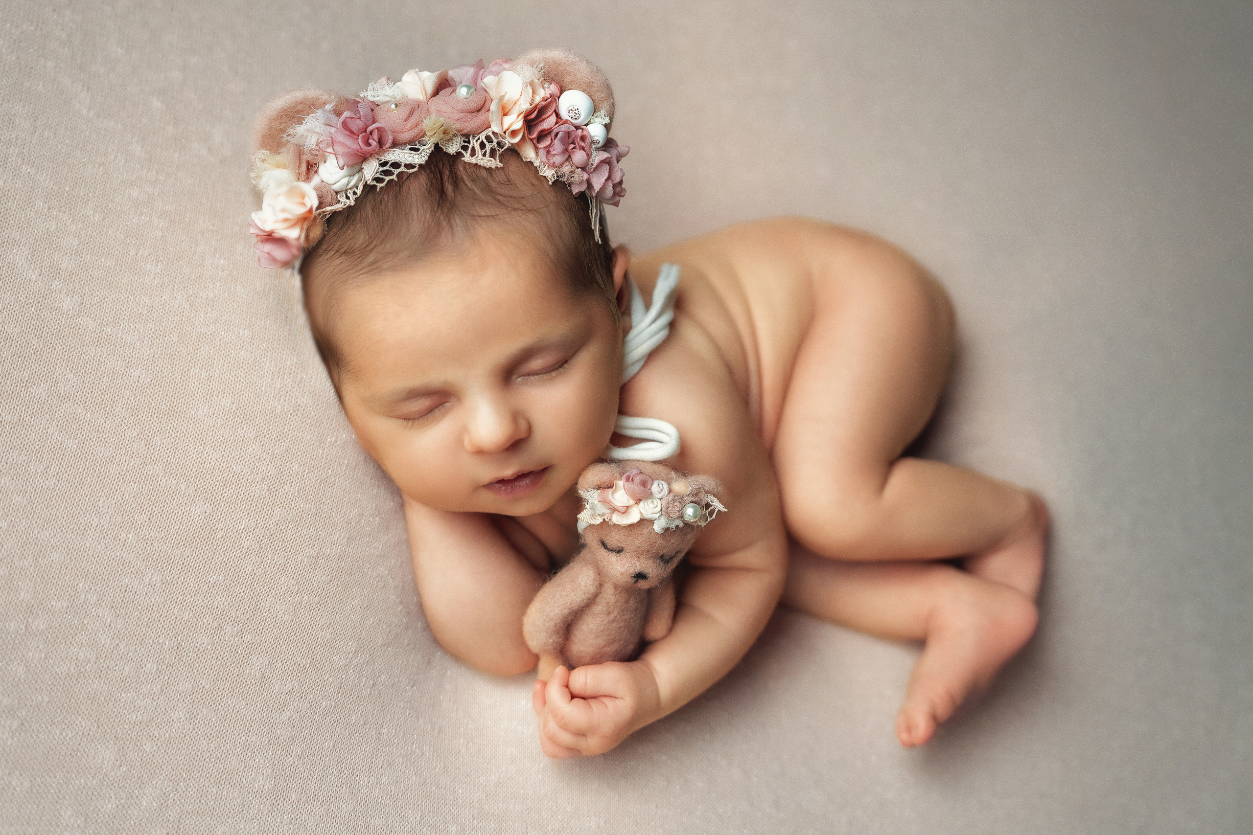 Newborn photoshoots in Tenerife. Professional photography in Tenerife Tania Bonnet